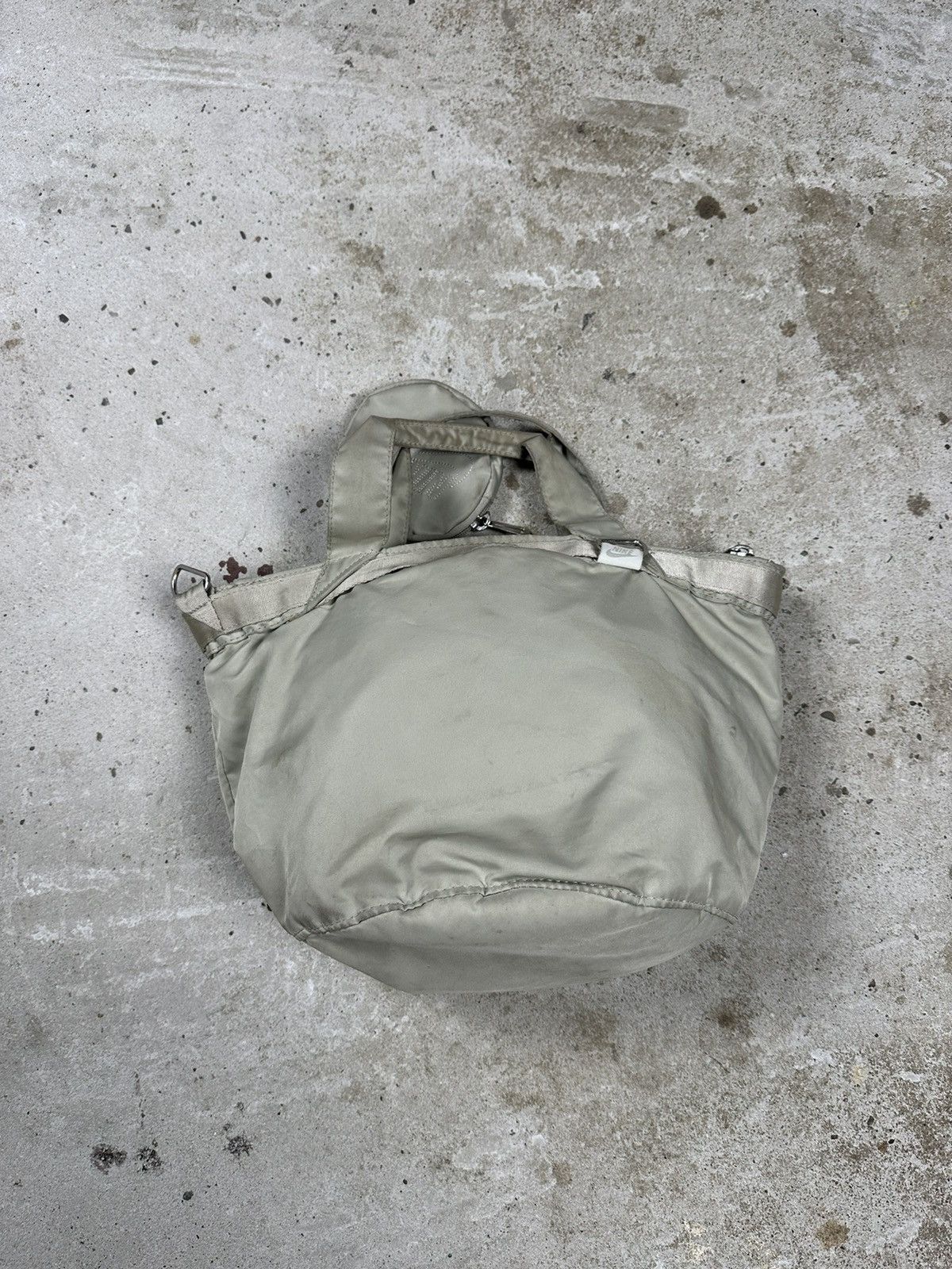Nike Vintage Y2K Nike Tote Hand Bag Distressed Size ONE SIZE - 2 Thumbnail