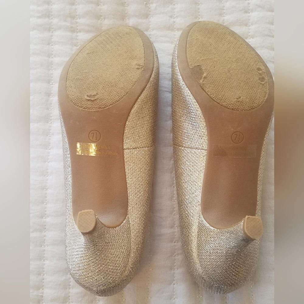 Designer Dream Pairs 7 1/2 Gold Pumps Size US 7.5 / IT 37.5 - 3 Thumbnail