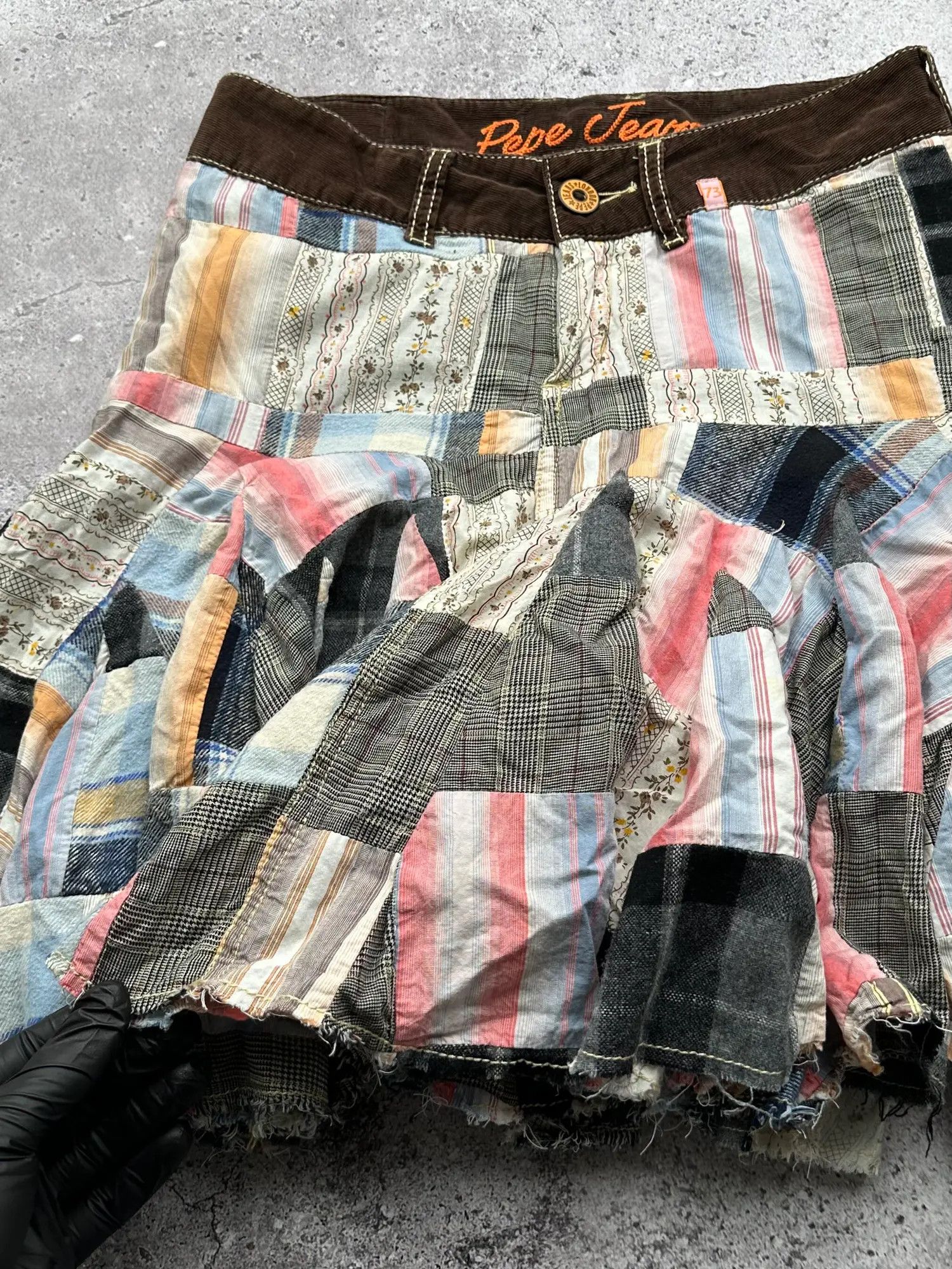 Japanese Brand Vintage Lush Patchwork Mini Skirt C115(V284) Size 27" / US 4 / IT 40 - 4 Thumbnail