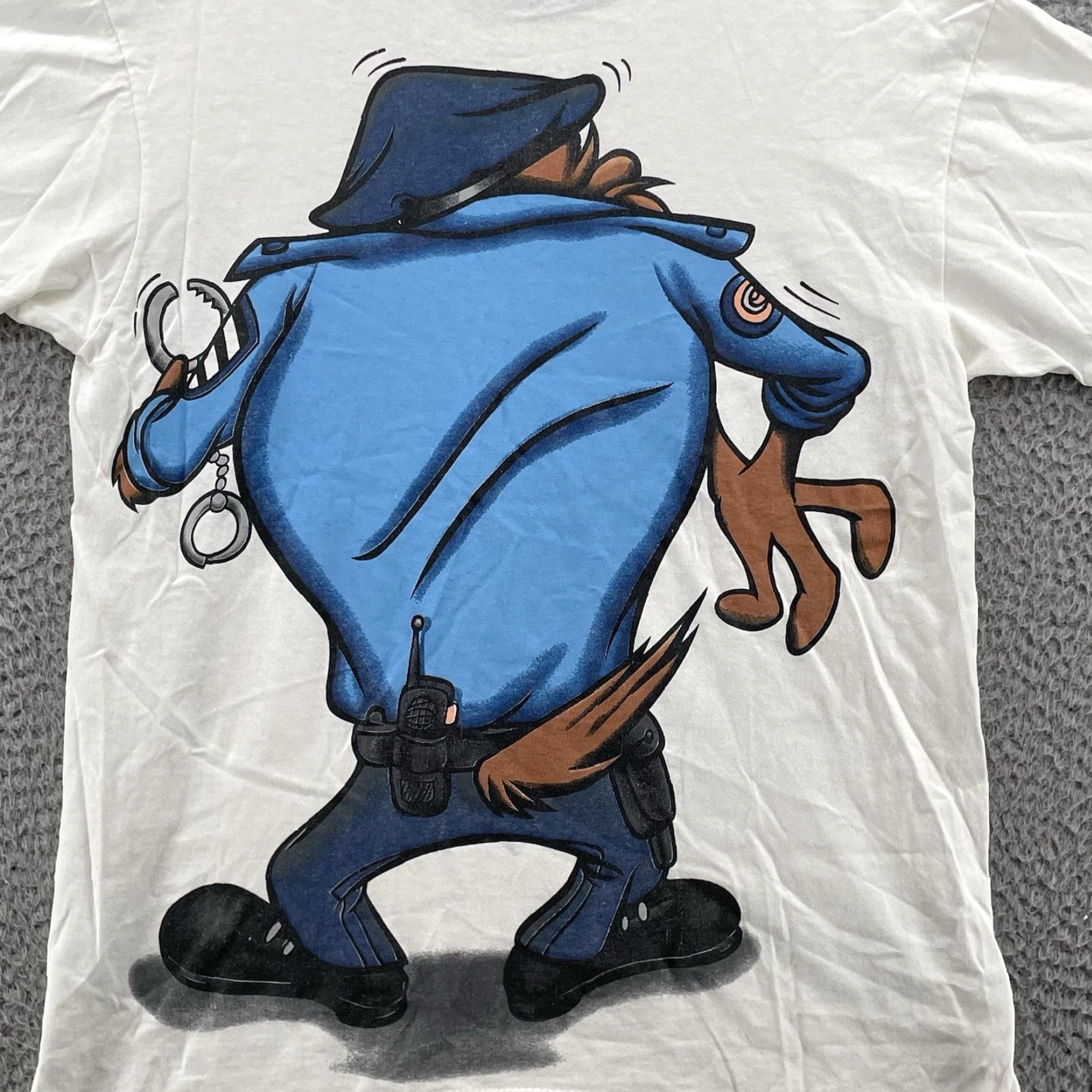Anvil VINTAGE Looney Tunes T-Shirt Mens Medium Taz Policeman White 1994 90s Graphic Print Single Stitch USA Shirt Mens Size US M / EU 48-50 / 2 - 7 Thumbnail