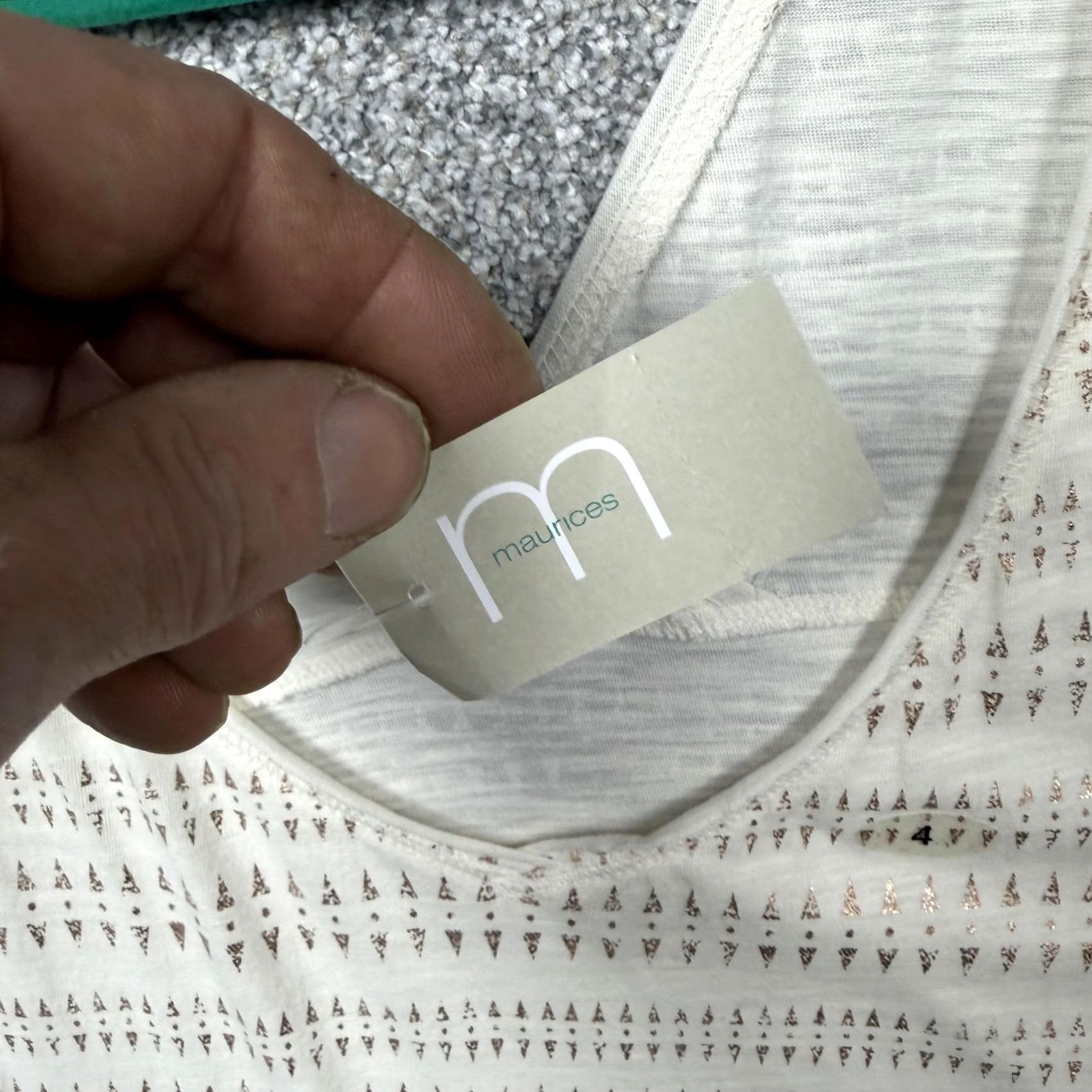 Vintage Maurices Tunic T-Shirt 4X Plus White Gold Geometric Glitter V-Neck Short Sleeve Jersey Casual Boho Summer ladies Mens Womens Girls Size XXL / US 16-18 / IT 52-54 - 6 Thumbnail