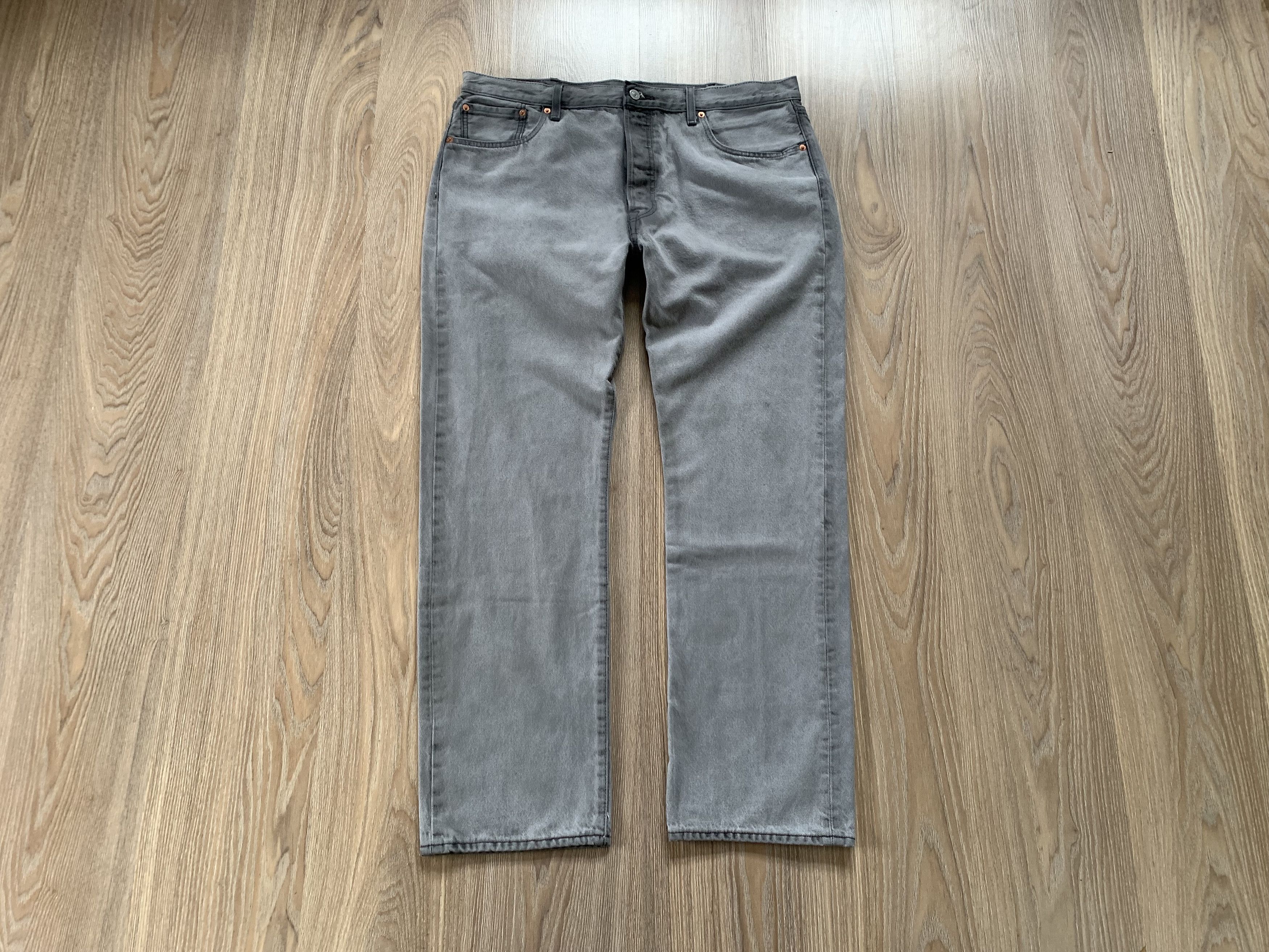 Levi's Levi's Premium 501 Gray Light Wax Button Fly Jeans Size US 38 / EU 54 - 1 Thumbnail