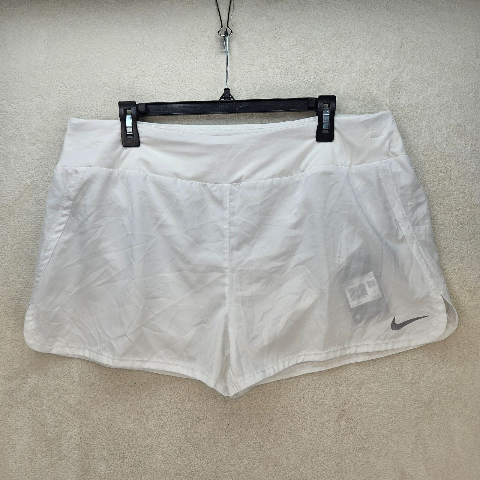 Nike NIKE WOMEN'S XXL DRI FIT WHITE RUNNING SHORTS CJ2400-100 NWT Size 36" / US 14 / IT 50 - 1 Thumbnail
