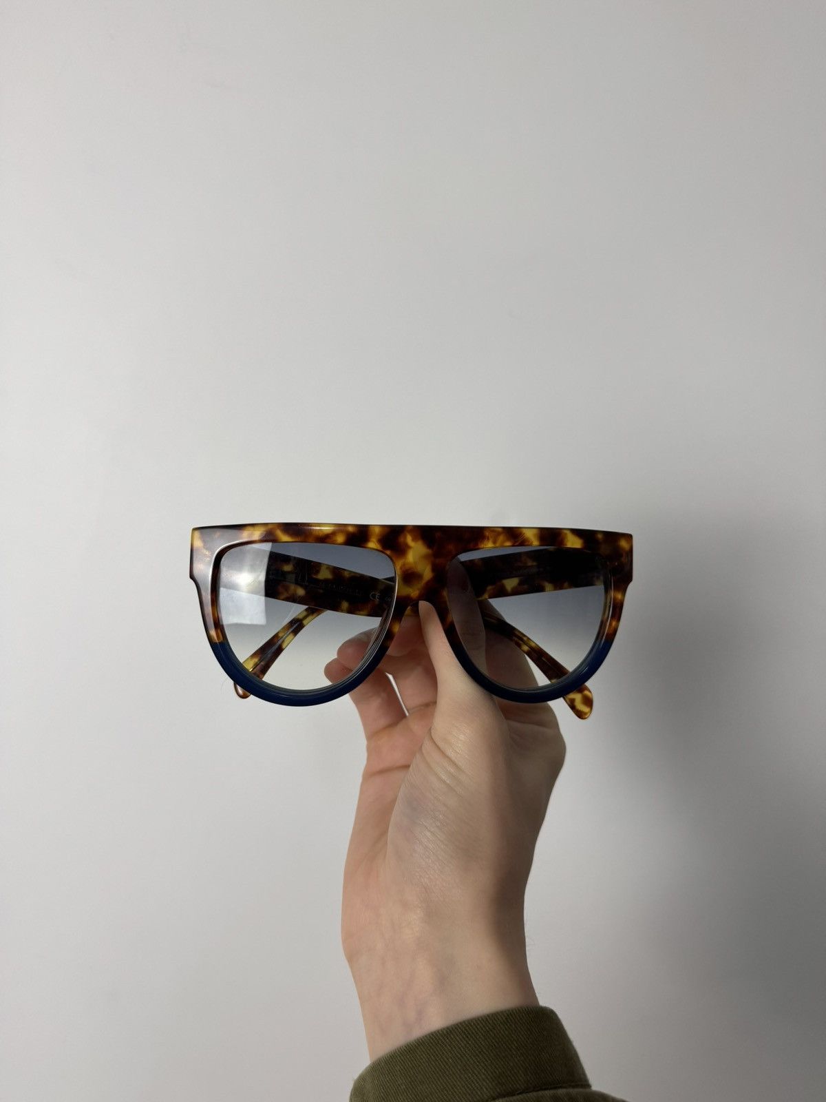 Celine Celine CL 41026/S Oversized Tortoise Shell Sunglasses Luxury Size ONE SIZE - 2 Thumbnail