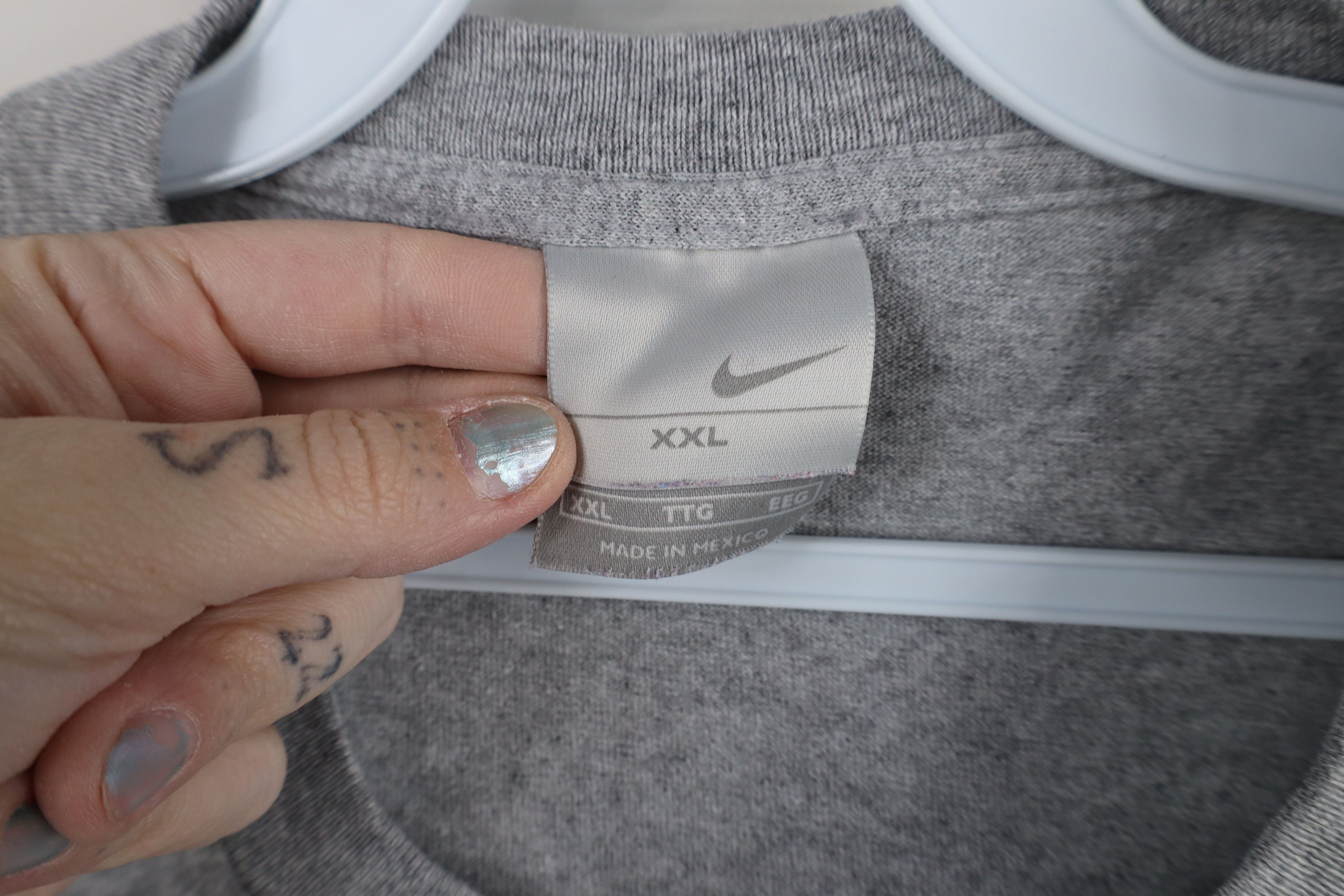 Nike × Vintage Vintage Nike Air Max Travis Scott Big Swoosh T-Shirt Gray Size US XXL / EU 58 / 5 - 6 Thumbnail