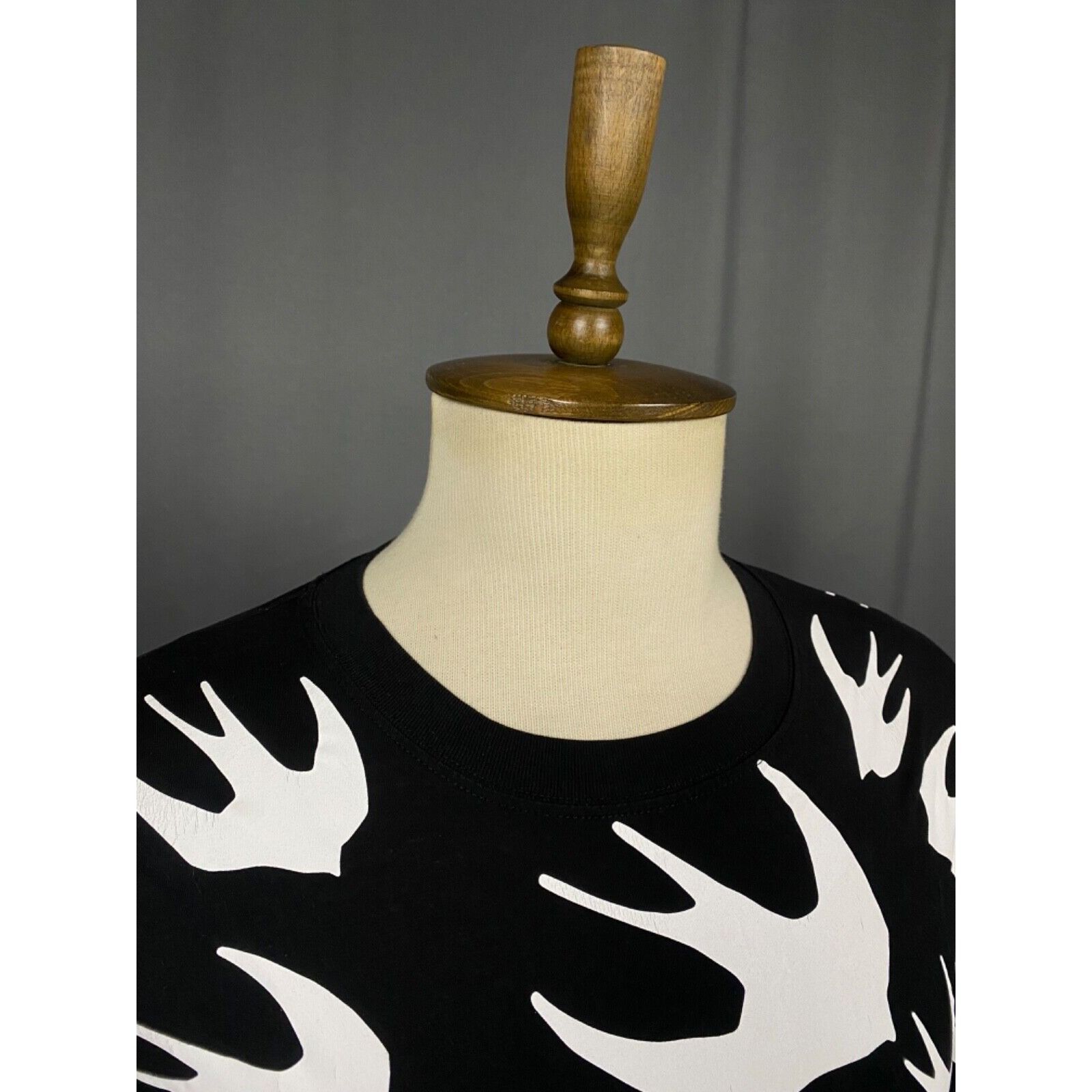 Alexander McQueen Alexander McQueen McQ Signature Swallow Men's Black T-Shirt Size US S / EU 44-46 / 1 - 5 Thumbnail