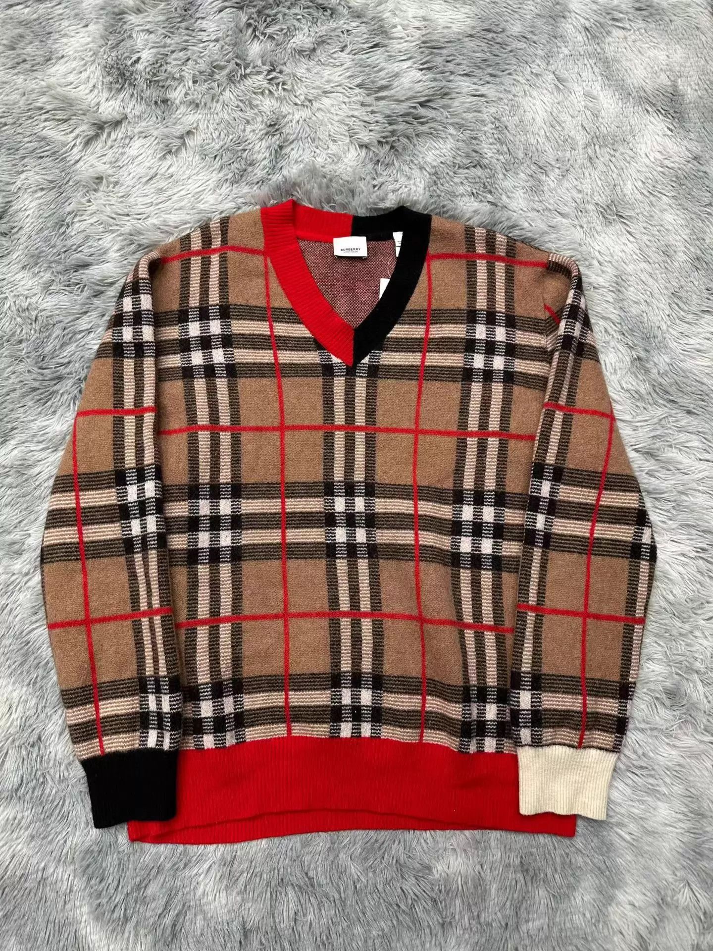 Burberry Burberry Colorblock Check Wool Sweater L Worn 1x Size US L / EU 52-54 / 3 - 1 Thumbnail