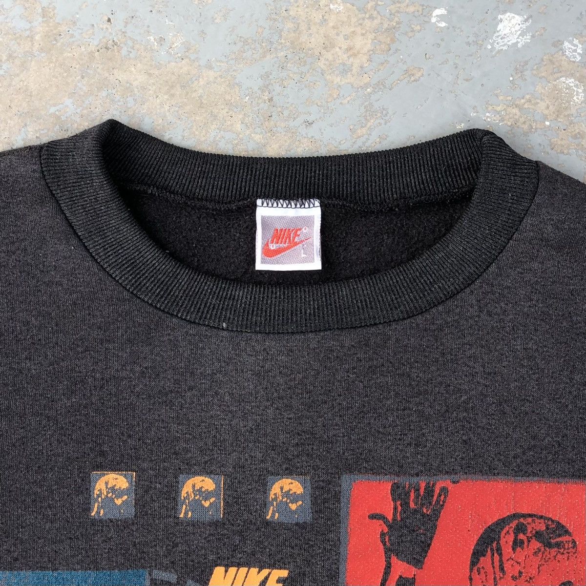 Nike Vintage Nike Air Jordan Michael Jordon Sun Faded Sweatshirts Size US L / EU 52-54 / 3 - 13 Thumbnail