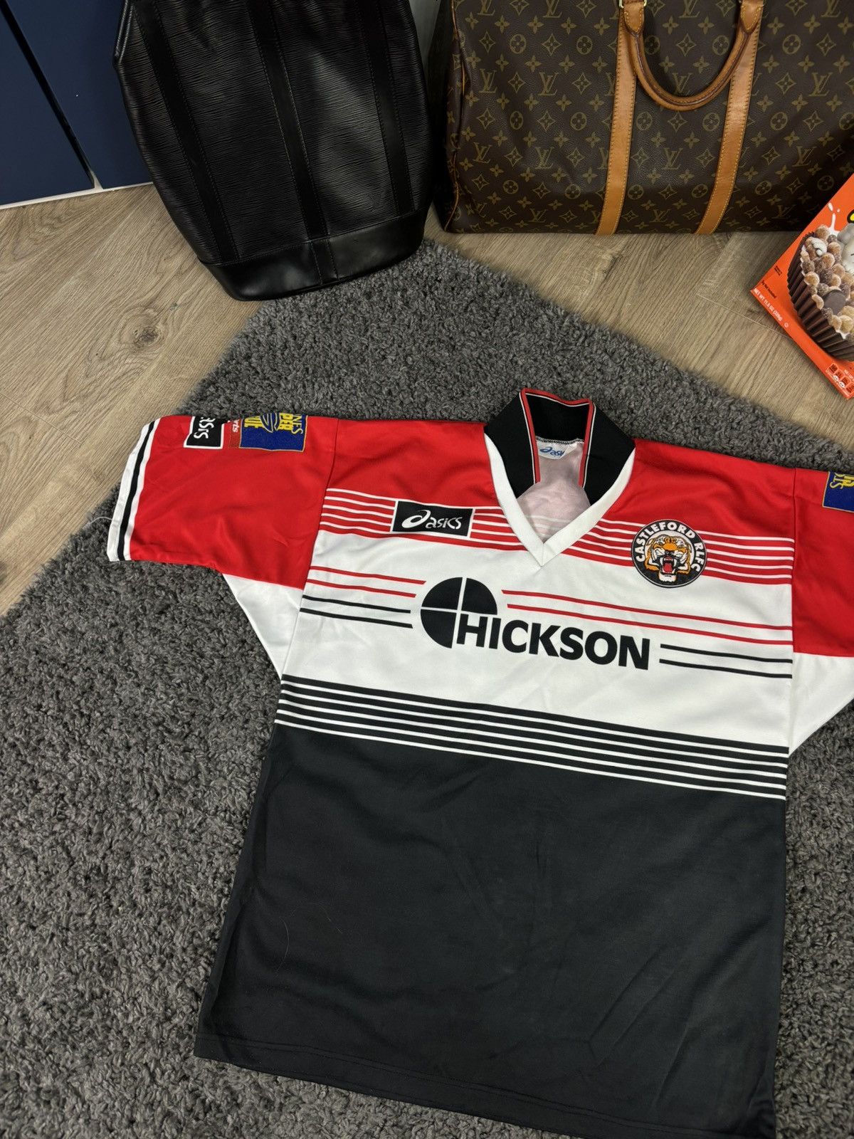 Asics ASICS CASTLEFORD TIGERS 1995 RUGBY JERSEY VINTAGE Size US L / EU 52-54 / 3 - 2 Thumbnail