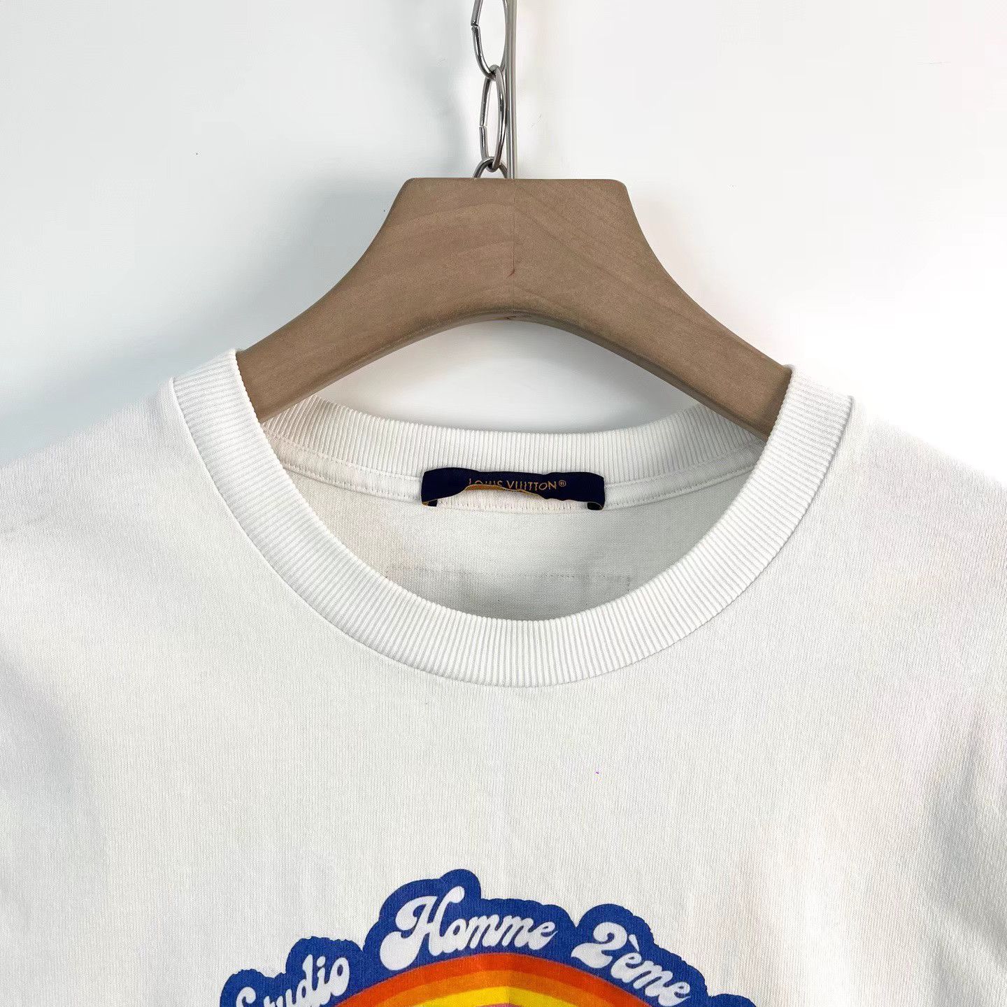 Louis Vuitton Louis Vuitton White Rainbow Logo Short Sleeve K12 Size US XL / EU 56 / 4 - 3 Thumbnail