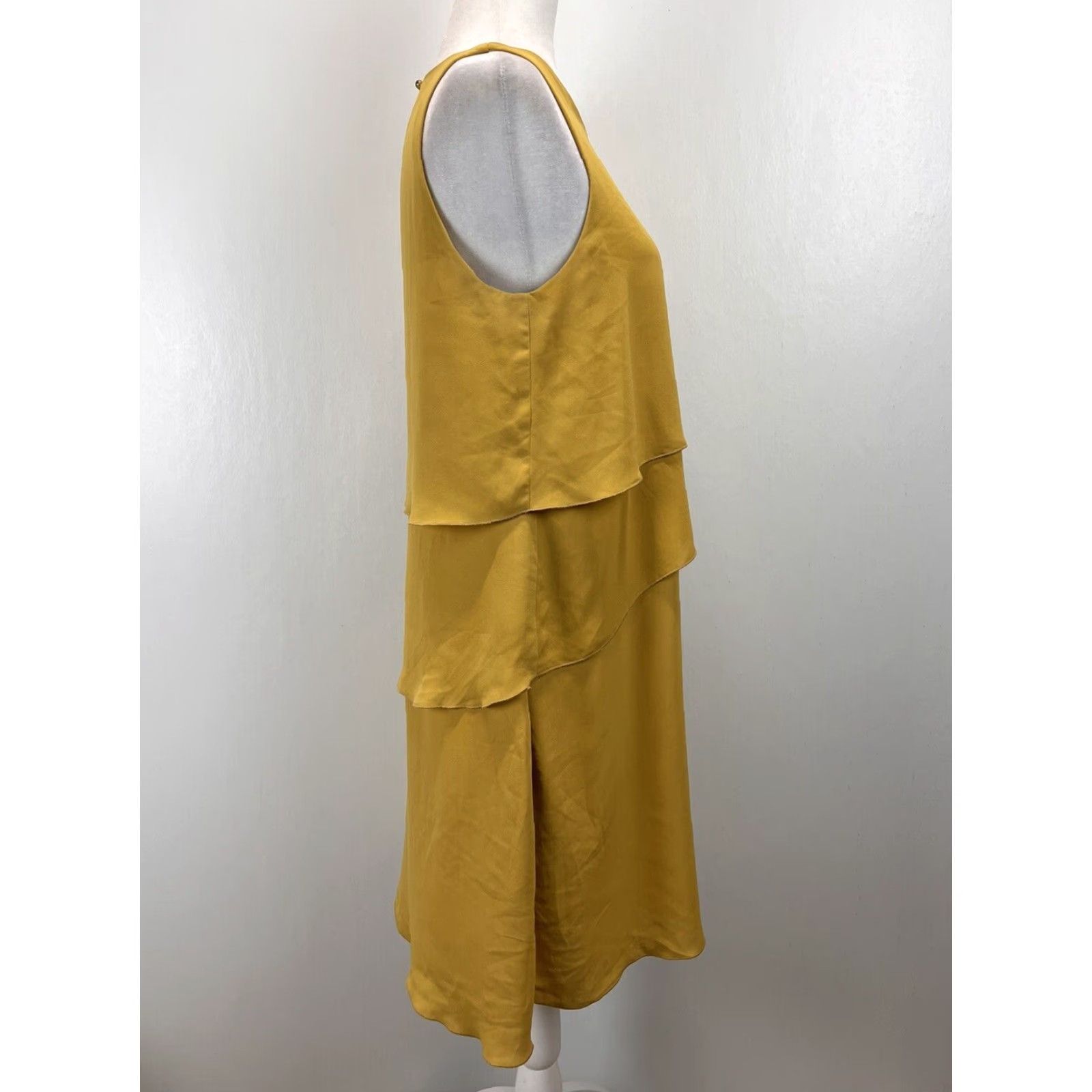 Banana Republic Banana Republic Yellow Sleeveless Tiered Crepe Sheath Dress Women's Size 6 Knee Length Mustard Pockets Size M / US 6-8 / IT 42-44 - 4 Thumbnail