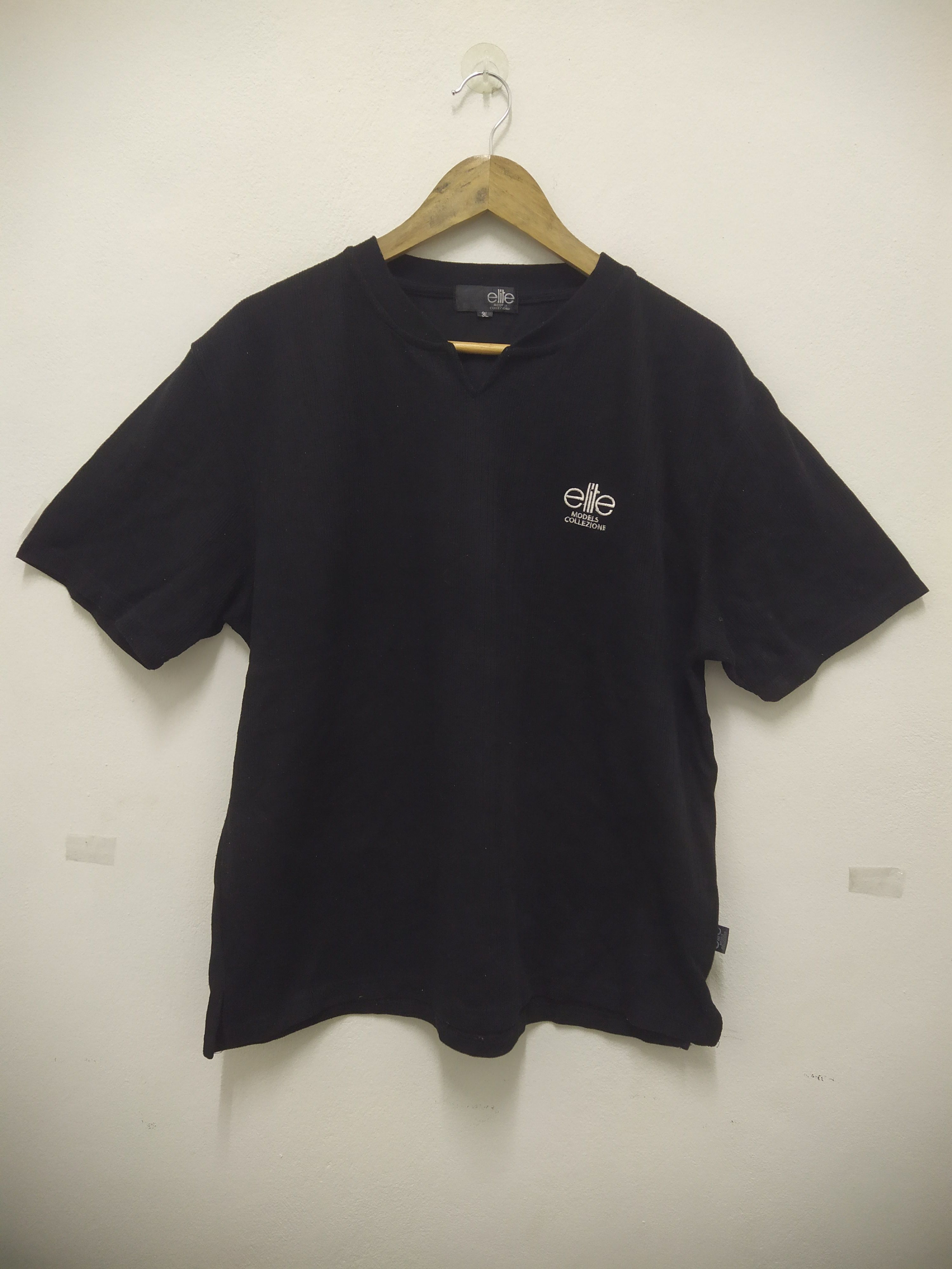 Japanese Brand elite model collection V neck vintage casual shirt Size US XL / EU 56 / 4 - 1 Thumbnail