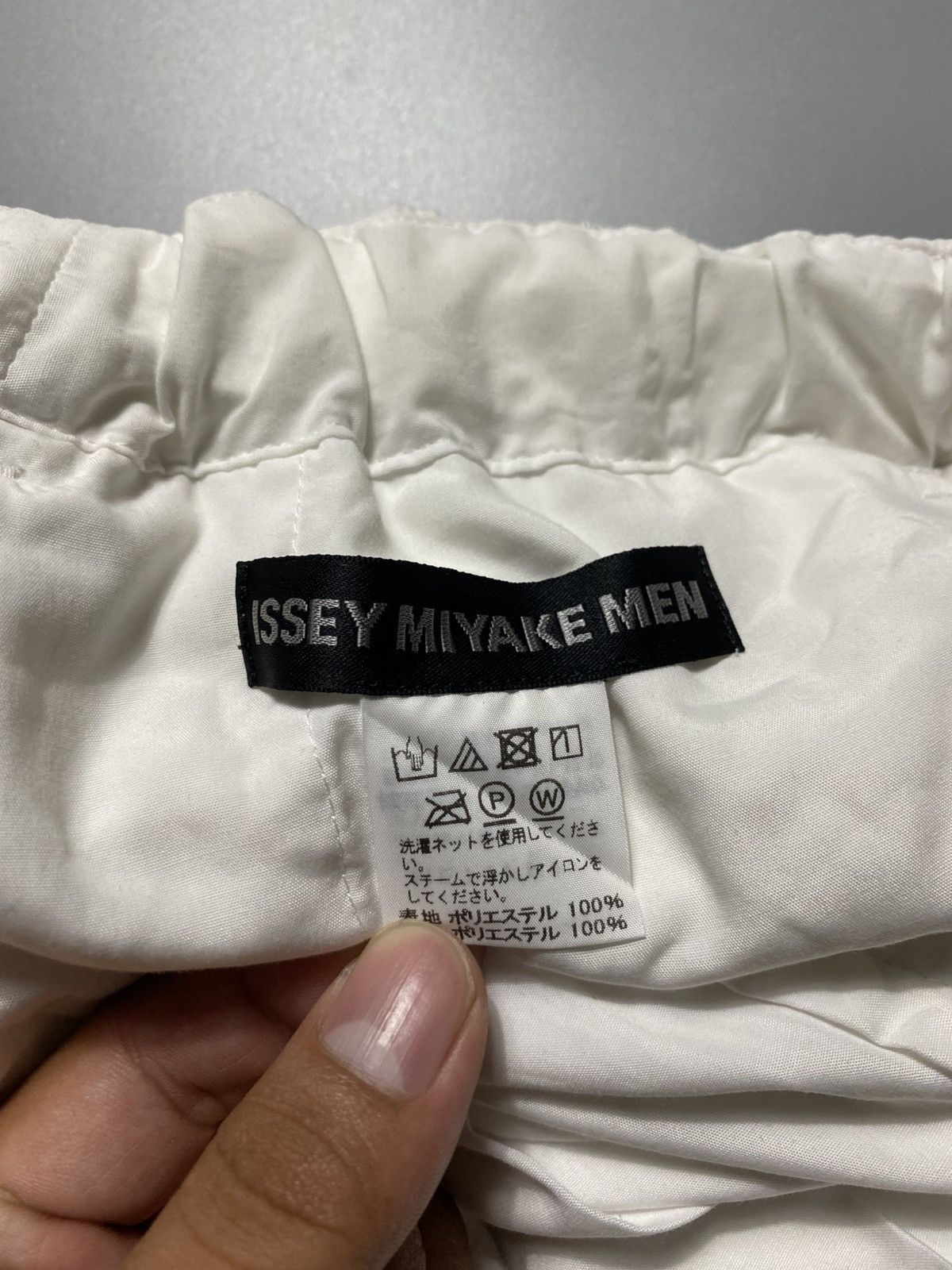 Issey Miyake ISSEY MIYAKE MEN BUBBLE POLYESTER PANTS Size US 30 / EU 46 - 7 Thumbnail