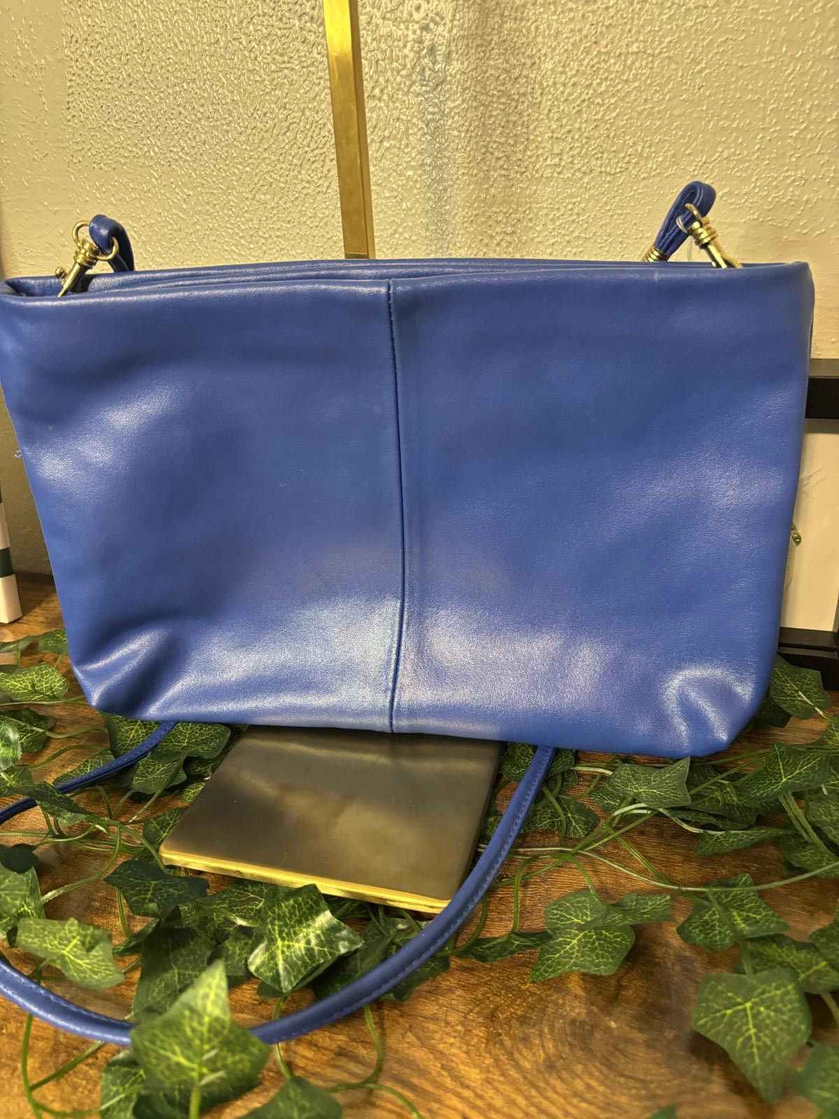 Designer Chic Blue Leather Crossbody Bag Size ONE SIZE - 3 Thumbnail
