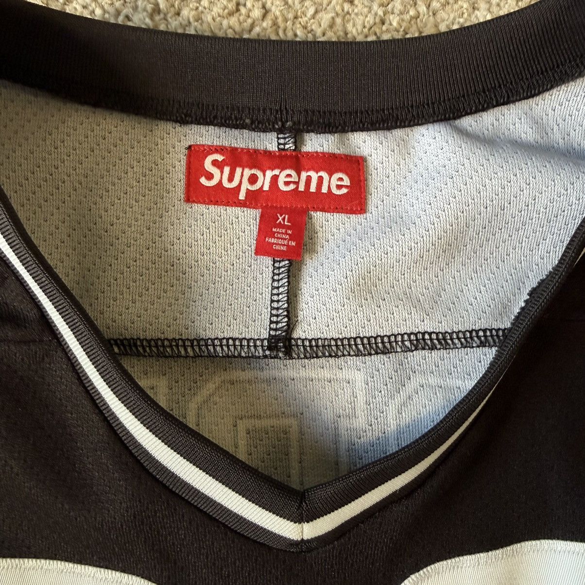 Supreme Supreme Bones Hockey Jersey Black FW23 Size US XL / EU 56 / 4 - 2 Thumbnail