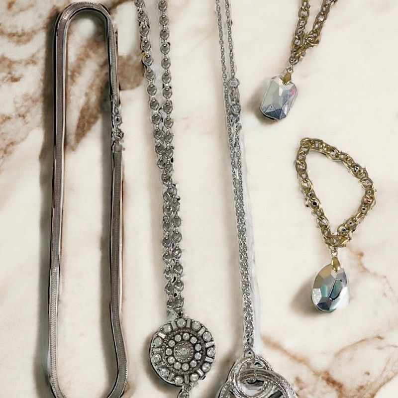 Other Costume Jewelry Lot Assorted Necklaces and Bracelets Trendy Size ONE SIZE - 2 Thumbnail