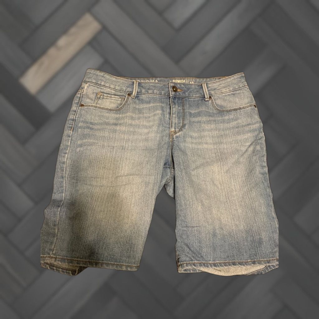 Vintage SONOMA Bermuda Shorts Ladies Size 10 Mid Rise Denim Cotton Blend Beige/Blue Regular Woven Zipper Button Casual Women Size 32" / US 10 / IT 46 - 1 Thumbnail