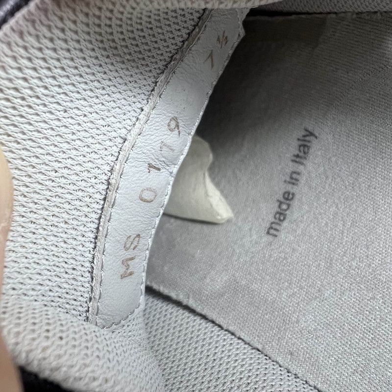 Louis Vuitton Louis Vuitton Low-Top Fashion Sneakers for Men and Women -2 Size US 8.5 / EU 41-42 - 5 Thumbnail