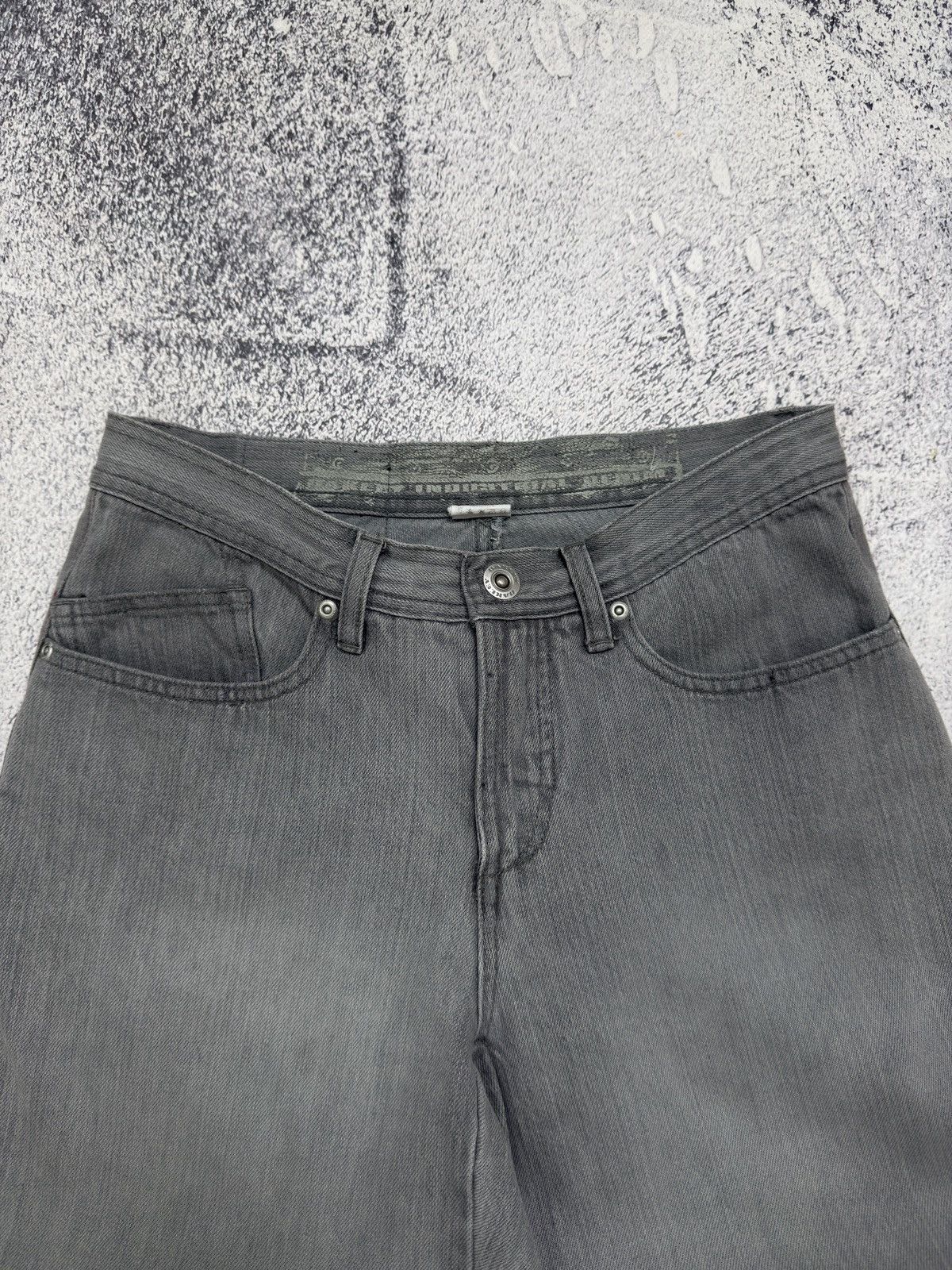 Oakley VINTAGE OAKLEY SOFTWARE INDUSTRIAL DENIM JEANS sz 30x34 Size US 30 / EU 46 - 13 Thumbnail