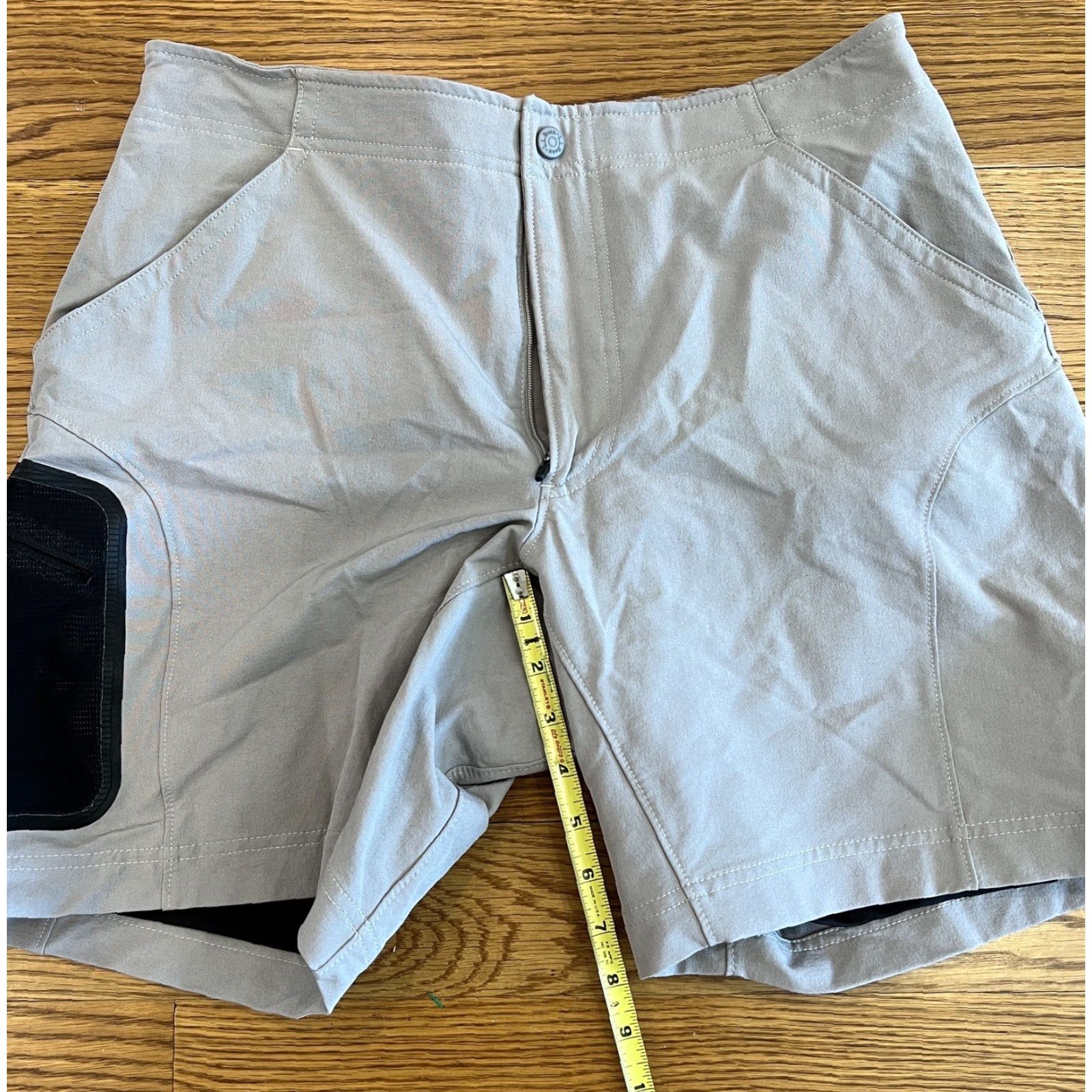 Vintage VINTAGE LL Bean Biking Shorts Men’s Medium Cargo Pants Casual Travel Workwear Beige Nylon Spandex 90s Outdoor Size US 31 - 7 Thumbnail