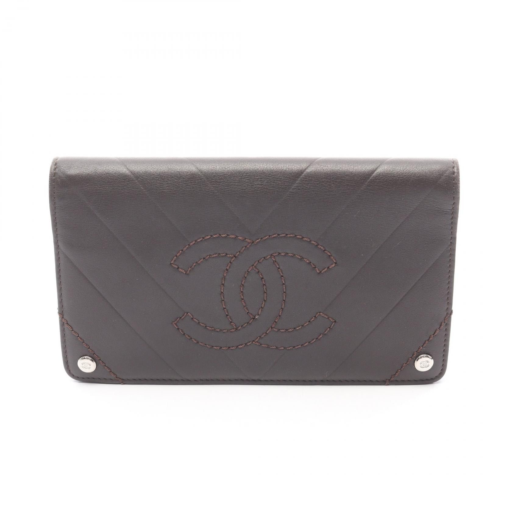 Chanel Chanel Chanel Chevron V Stitch Leather Long Bifold Wallet Leather Long Wallet DUTY FREE for USA Size ONE SIZE - 1 Thumbnail