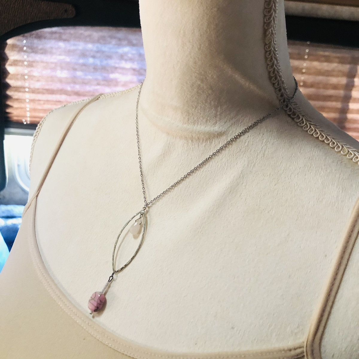Handmade Handcrafted elegant rose quartz rhodonite pendant necklace Size ONE SIZE - 3 Thumbnail
