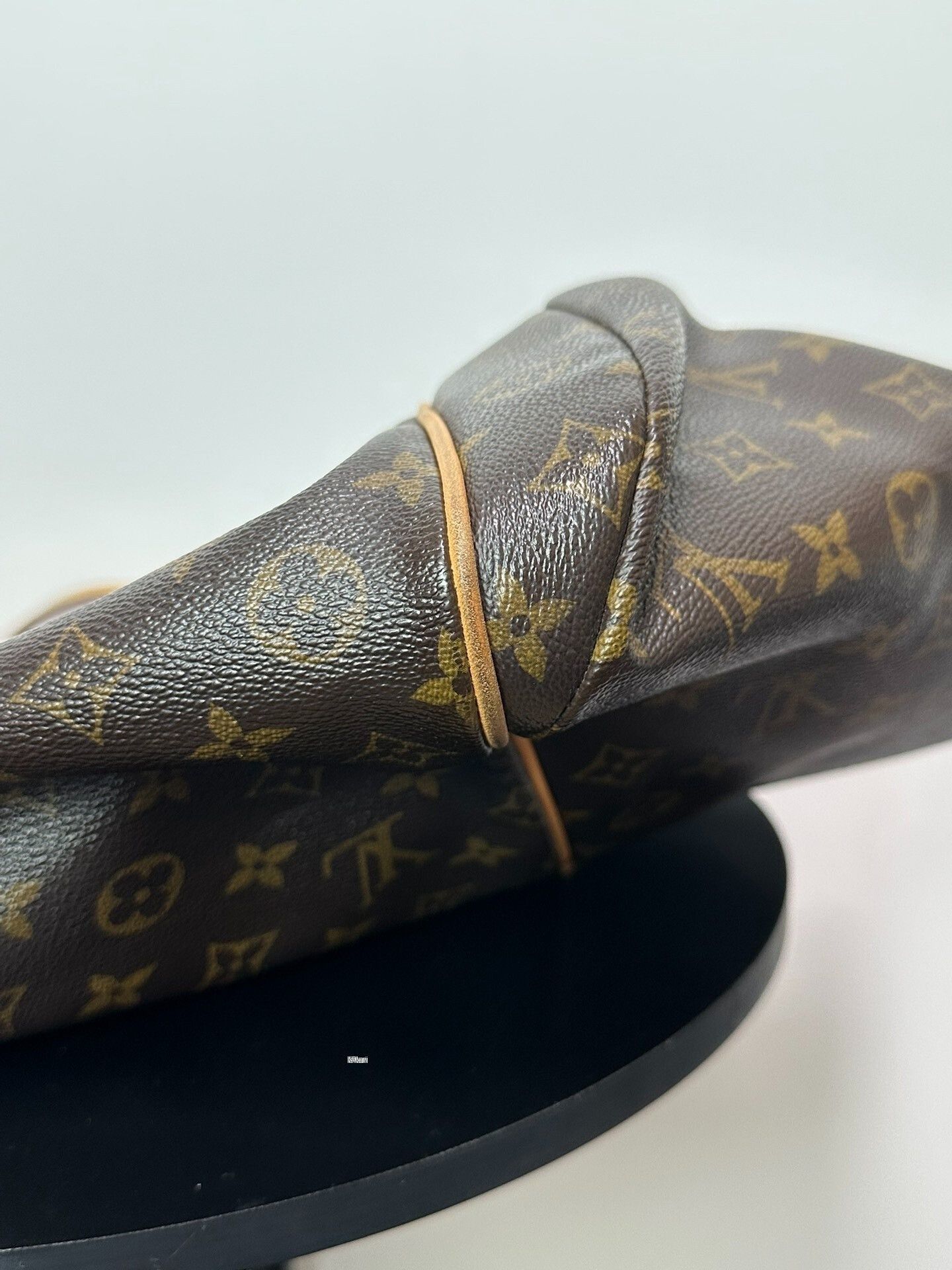 Louis Vuitton Louis Vuitton Monogram Totally Tote Size US S / EU 44-46 / 1 - 9 Thumbnail