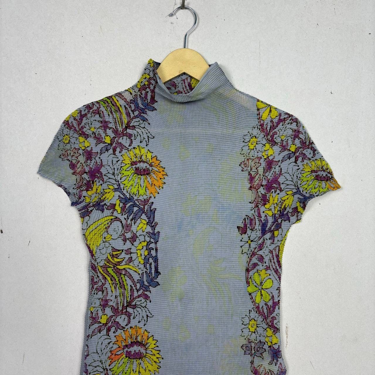 Issey Miyake me ISSEY MIYAKE Micro Pleated Floral Top Signature Japanese Size S / US 4 / IT 40 - 4 Thumbnail