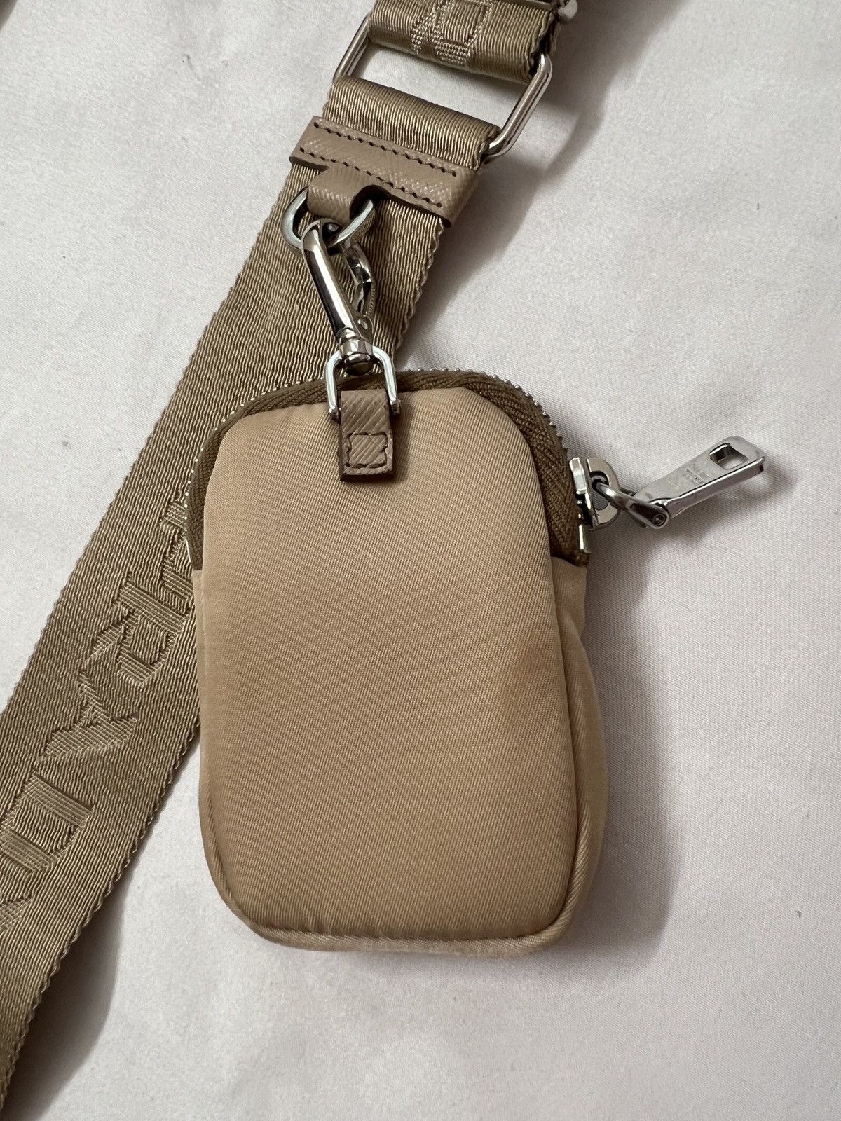 Prada Prada Reedition Re-edition 2005 Nylon Tan Shoulder Bag Purse Size ONE SIZE - 7 Thumbnail