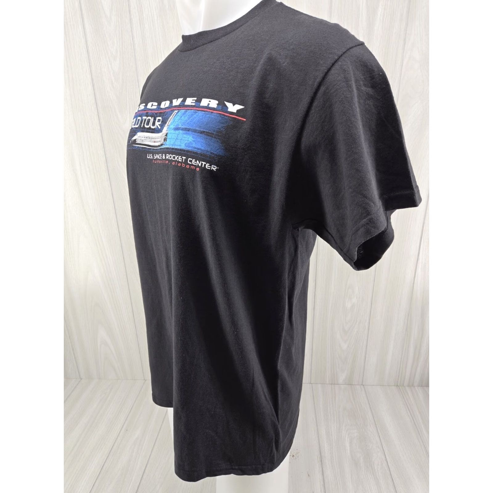 Delta NASA Shirt Discovery World Tour Huntsville Space Center Shuttle Large NWT Delta Shirt Mens Space T-Shirt Vintage Black Crew Neck Short Sleeve NWT L Size US L / EU 52-54 / 3 - 4 Thumbnail