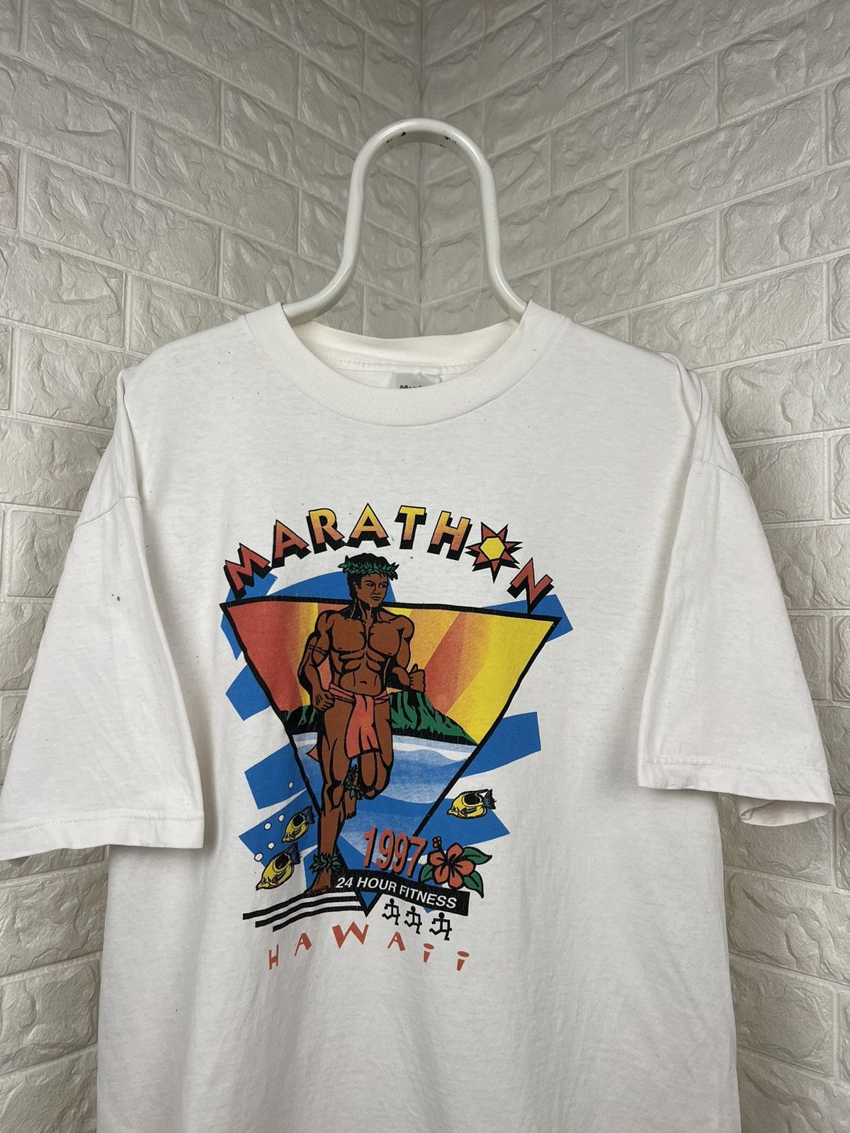 Vintage Vintage Rare Marathon Hawaii 1997 Tee Size US XL / EU 56 / 4 - 2 Thumbnail