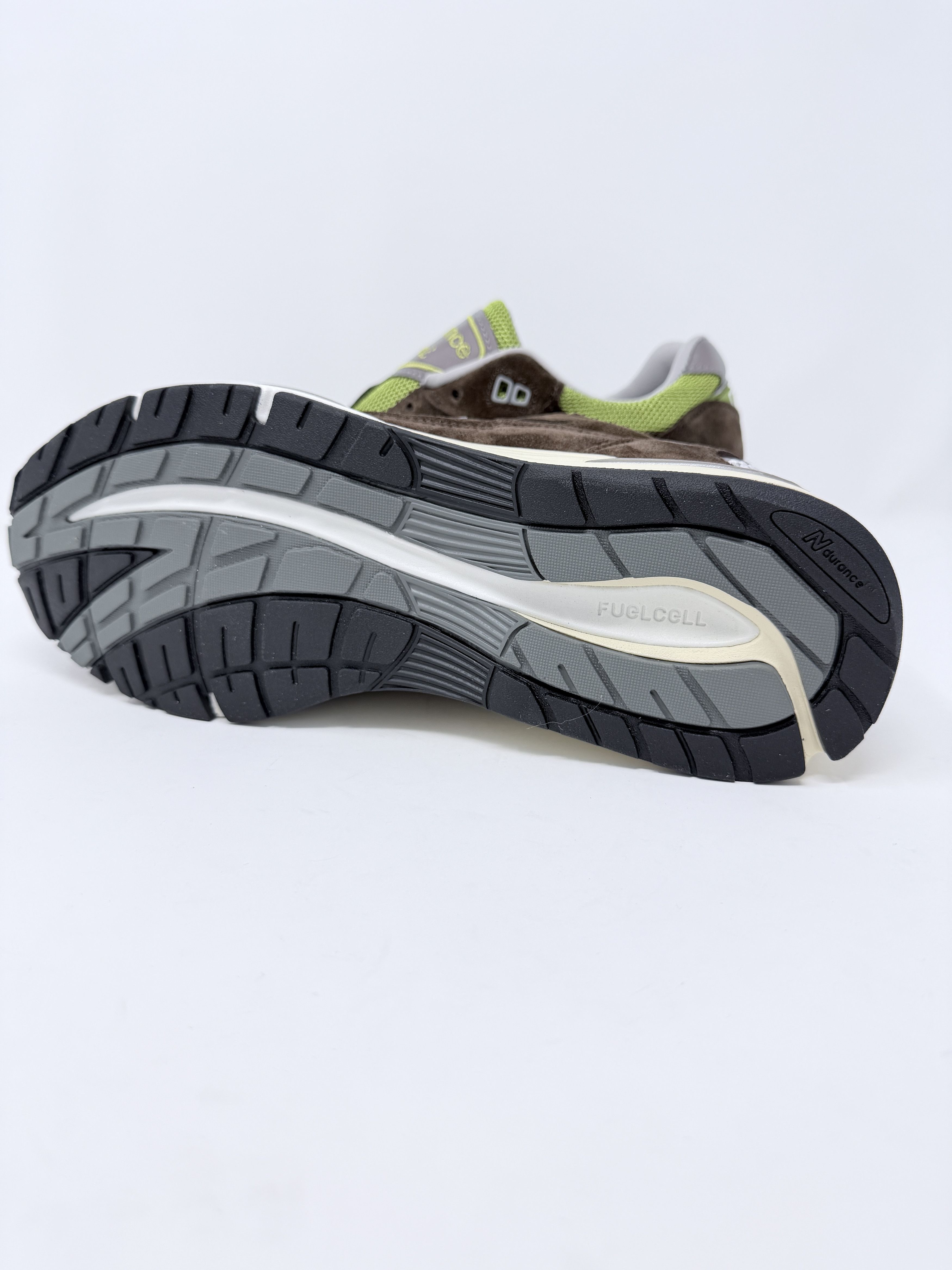 Kith × New Balance Kith New Balance 991v2 Danielle Cathari Matcha Reverse Size US 9.5 / EU 42-43 - 5 Thumbnail