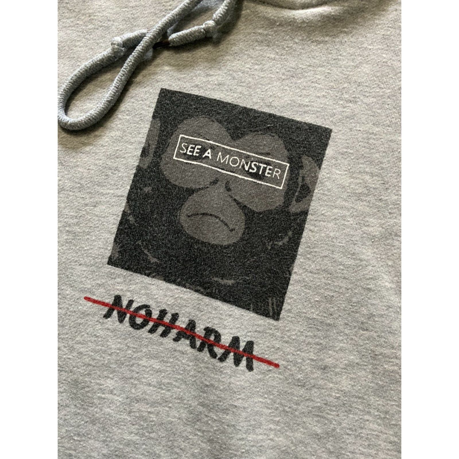 Vintage Guelenkke See A Monster No Harm Monkey Graphic Heather Grey Pullover Hoodie M Mens Size M Sweatshirt Hoodie Size US M / EU 48-50 / 2 - 5 Thumbnail