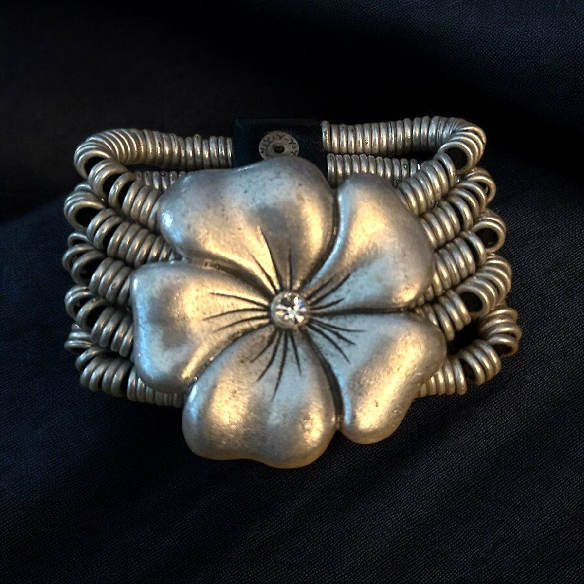 Other Large silver tone flower statement bracelet Size ONE SIZE - 1 Thumbnail