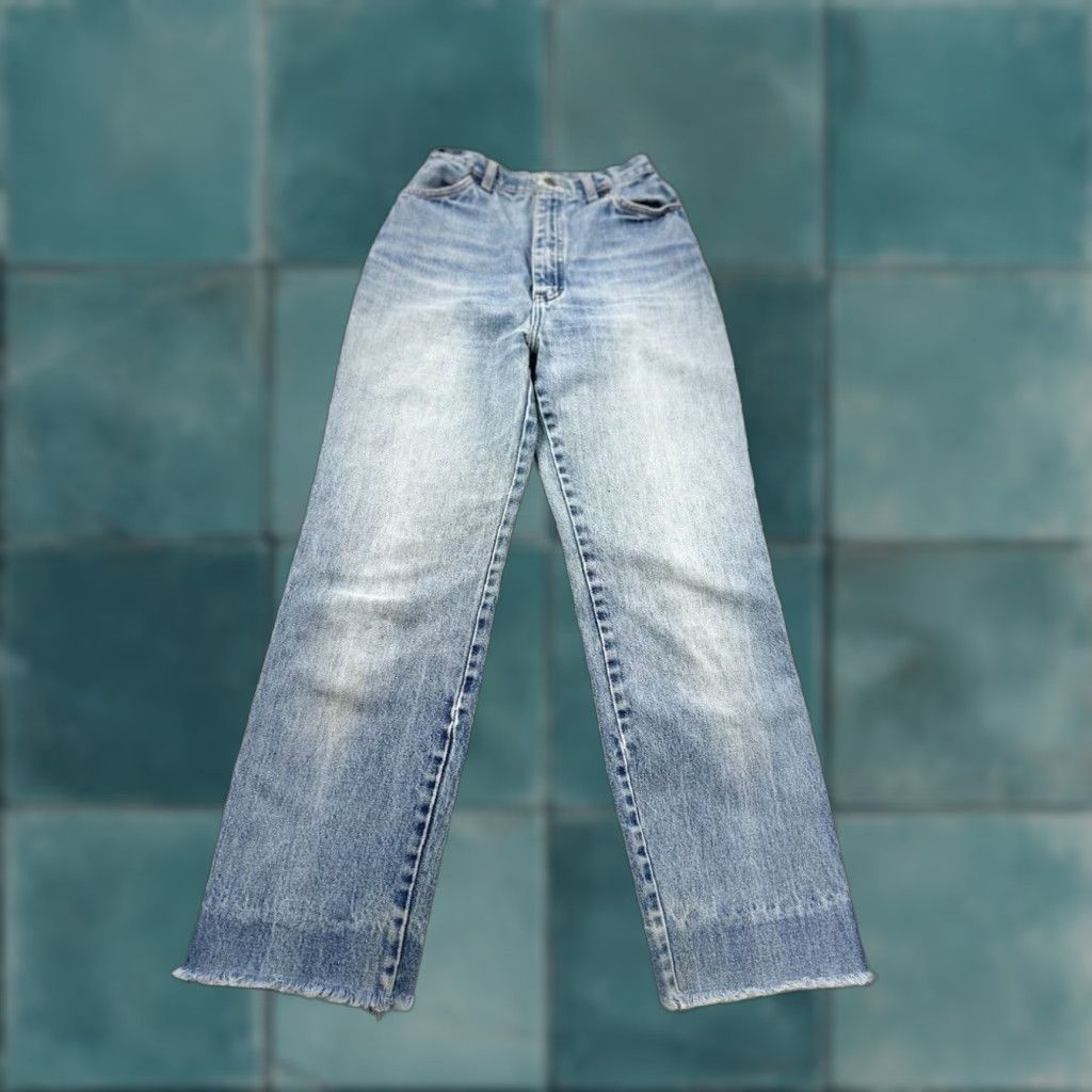 Vintage VINTAGE Brittania Jeans Women's 24 Blue Distressed Mom Medium Wash Womens Size 42" / US 20 - 1 Thumbnail