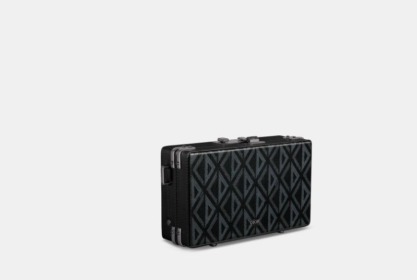 o1w1db10325 1LXPO0 Size: OS / Mini Case Bag in Black
