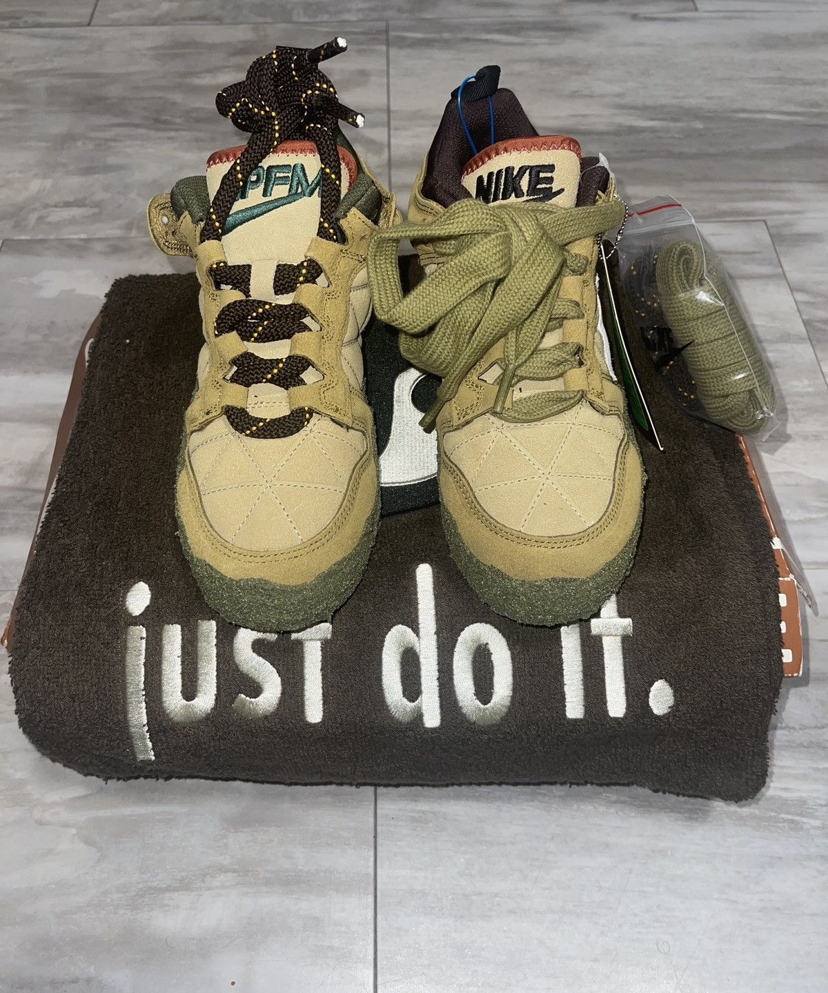Nike Nike Cactus Plant Flea Market x Dunk SP Low Tan Mossy Green Size US 5.5 / EU 38 - 1 Thumbnail
