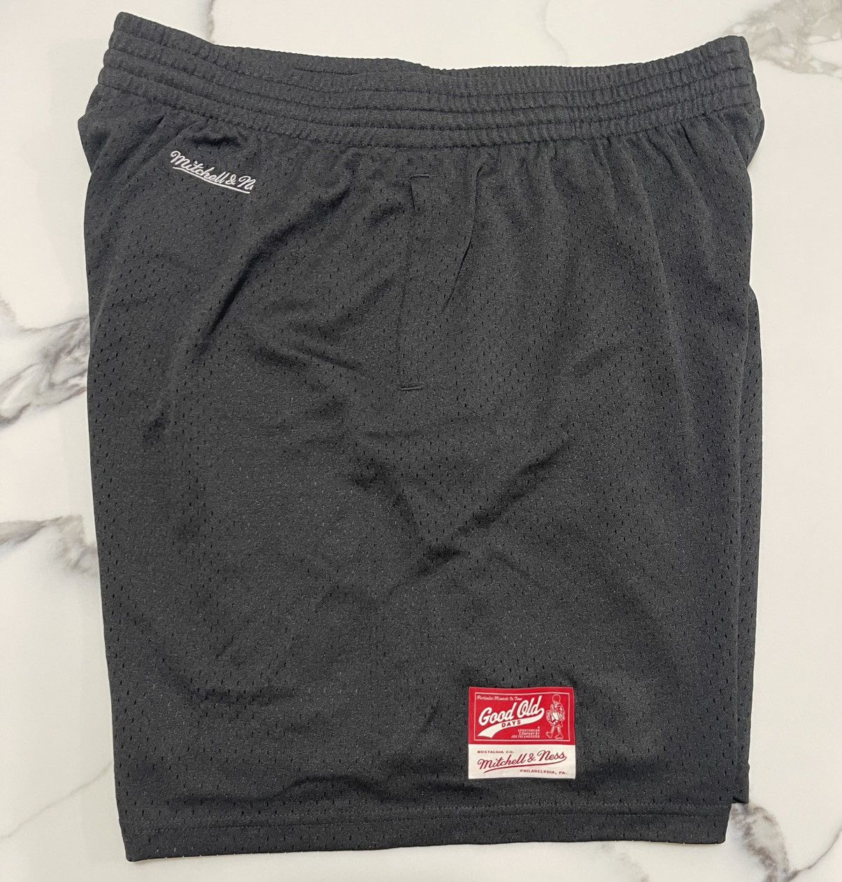 Mitchell & Ness Mitchell & Ness Throwback Charlotte Hornets Shorts Sz XXL NW Size US 42 / EU 58 - 4 Thumbnail