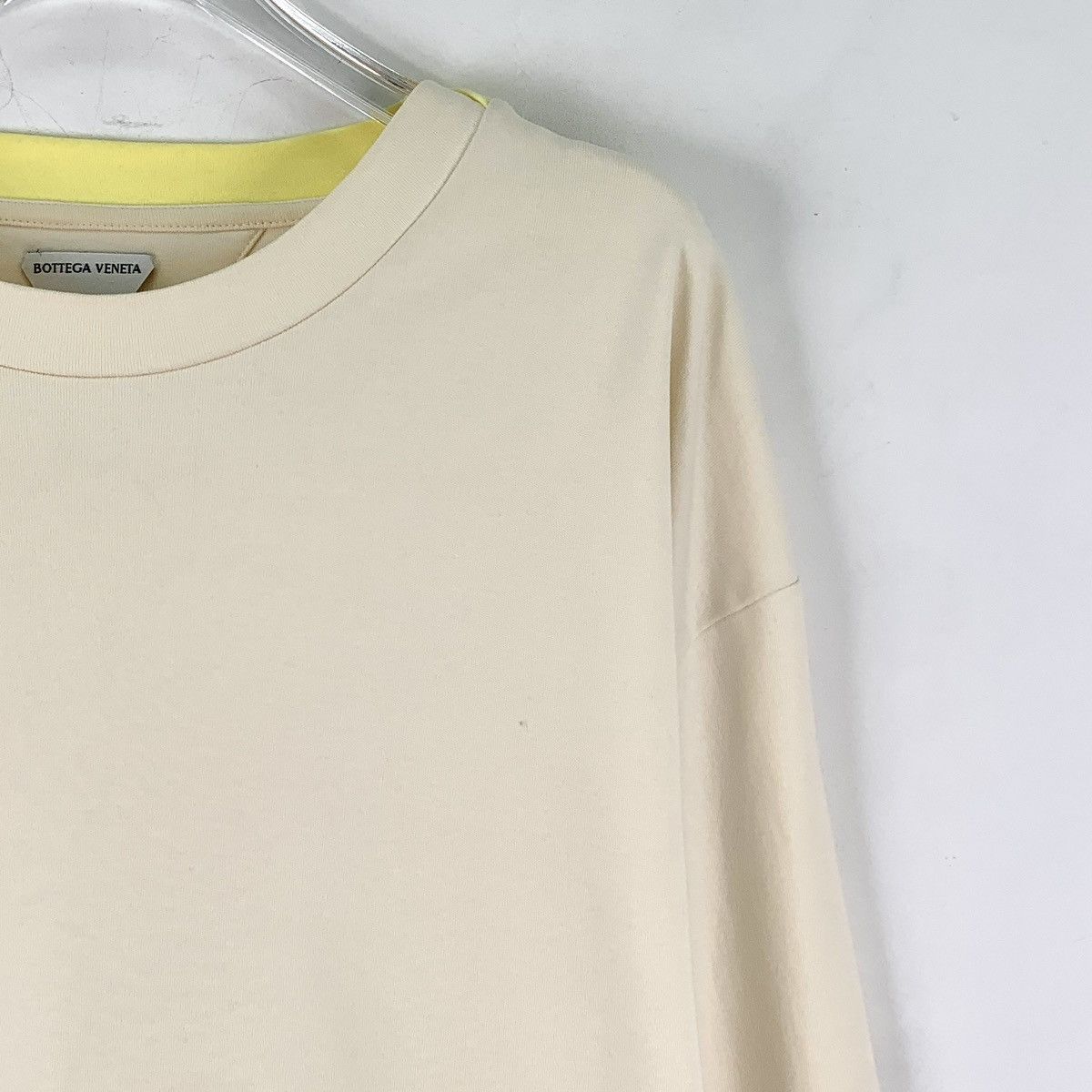 Bottega Veneta Bottega Veneta Apricot Letter Long Sleeve Base T-Shirt K26WX Size US L / EU 52-54 / 3 - 3 Thumbnail