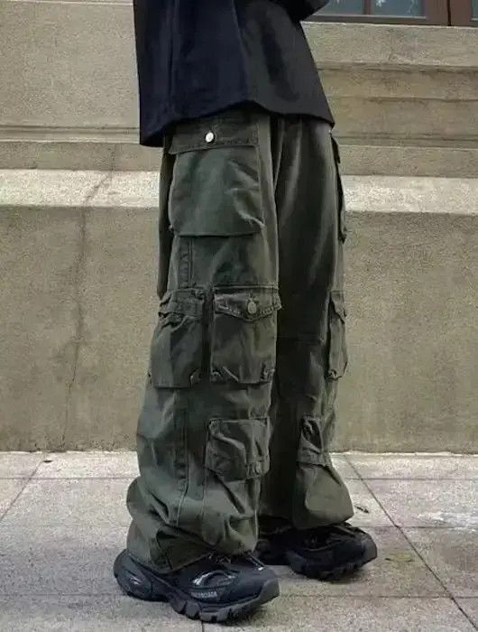 Japanese Brand Utility grunge multi pocket cargo pants Size US 32 / EU 48 - 2 Thumbnail