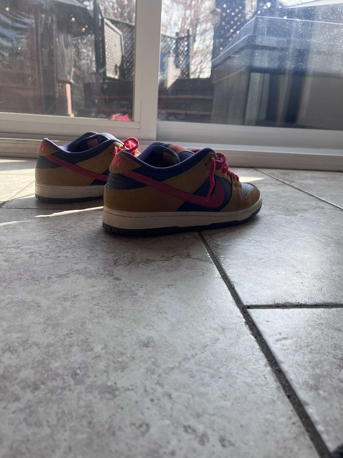 Nike Nike sb dunk low reverse papa bear Size US 9 / EU 42 - 2 Thumbnail