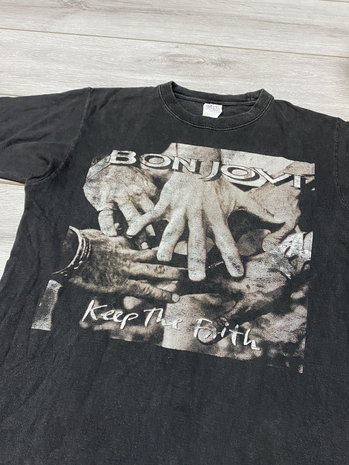 Bon Jovi Vintage Bon Jovi “Keep The Faith” Graphic T-shirt Size US L / EU 52-54 / 3 - 5 Thumbnail