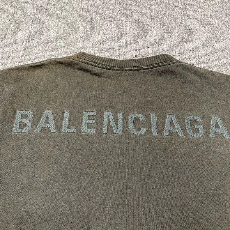 Balenciaga Balenciaga Dark green small logo short sleeve Size US L / EU 52-54 / 3 - 7 Thumbnail