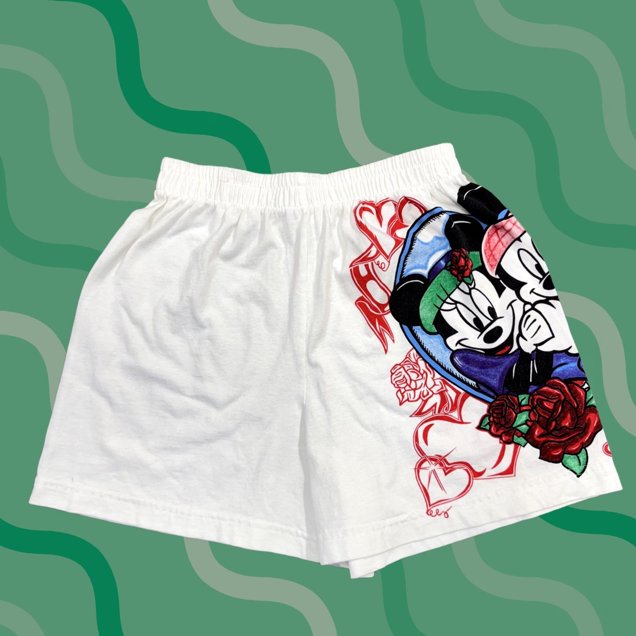 Mickey Unlimited VINTAGE Disney Mickey Minnie Shorts Womens S White 1996 Hearts Roses Shirt Womens 90s Casual Mens Girls Size 28" / US 6 / IT 42 - 1 Thumbnail