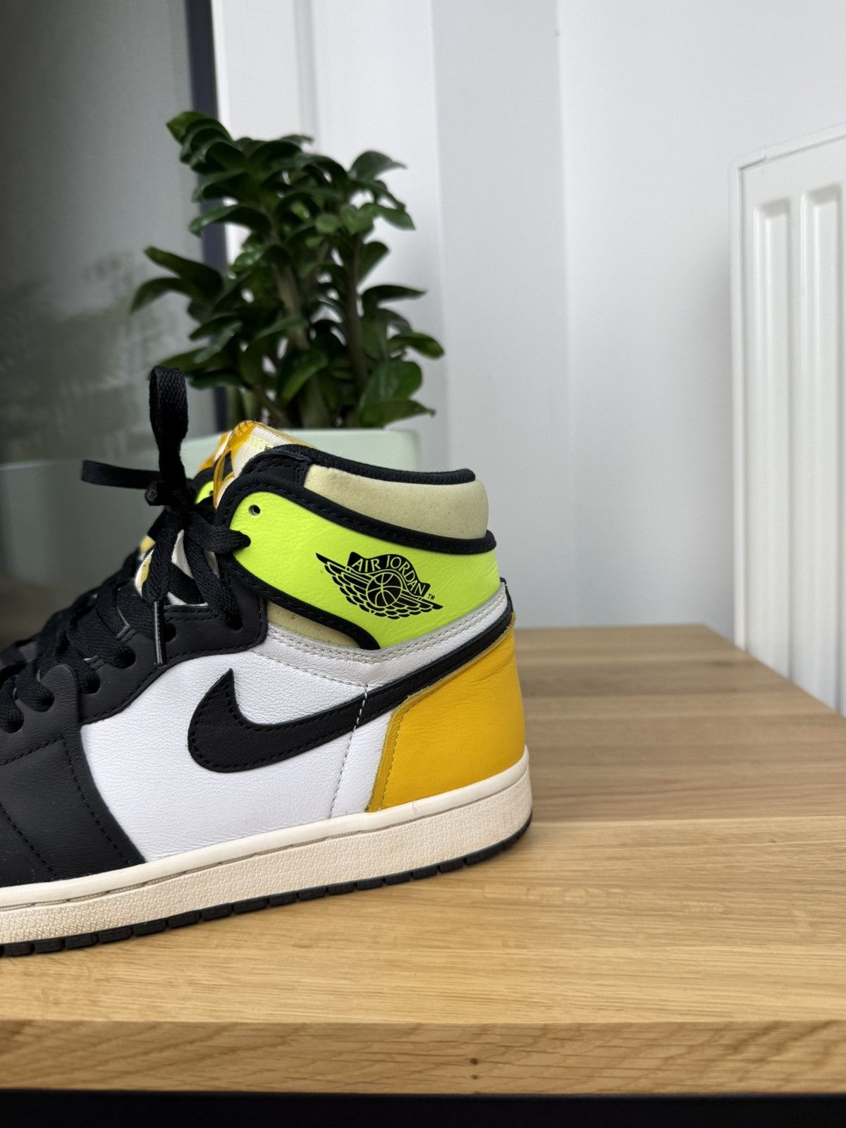 Jordan Brand Air Jordan 1 Volt Gold Size US 7.5 / EU 40-41 - 2 Thumbnail