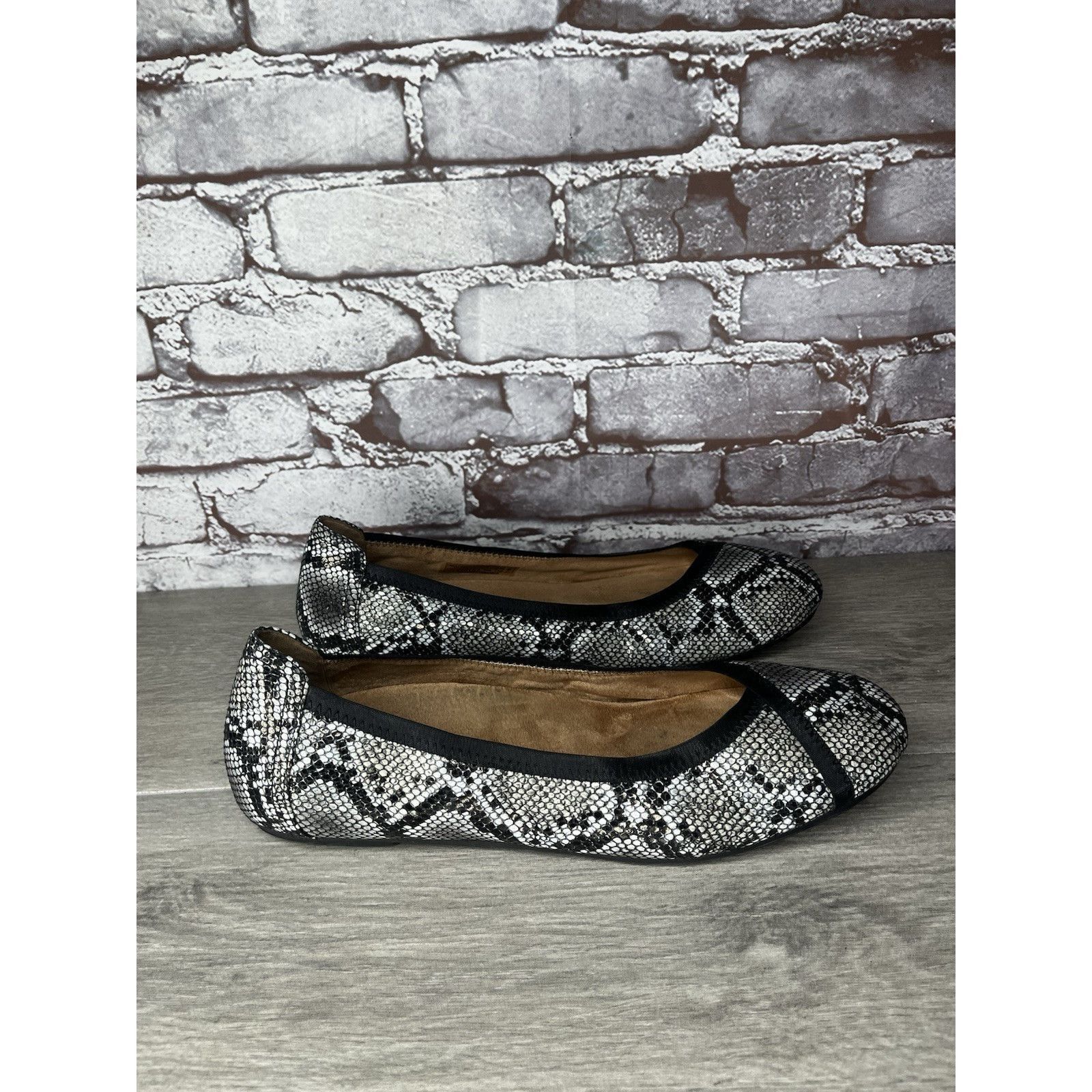 Etonic Vionic Carroll Snake Black White Ballet Slip On Flats Women Size US 11 / IT 41 - 8 Thumbnail