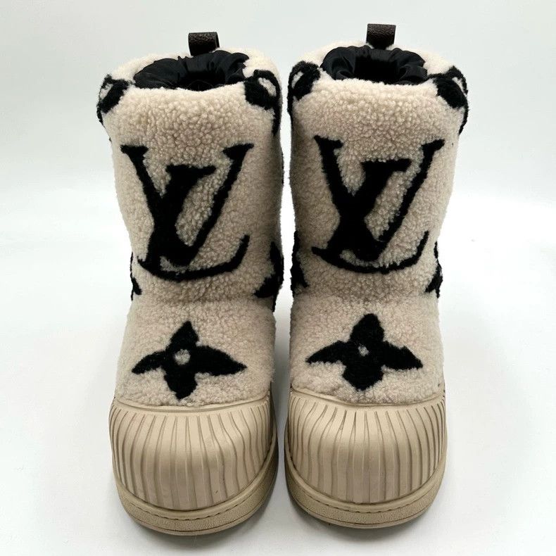Louis Vuitton Louis Vuitton Presbyopic lambswool boots Size US 7.5 / IT 37.5 - 3 Thumbnail