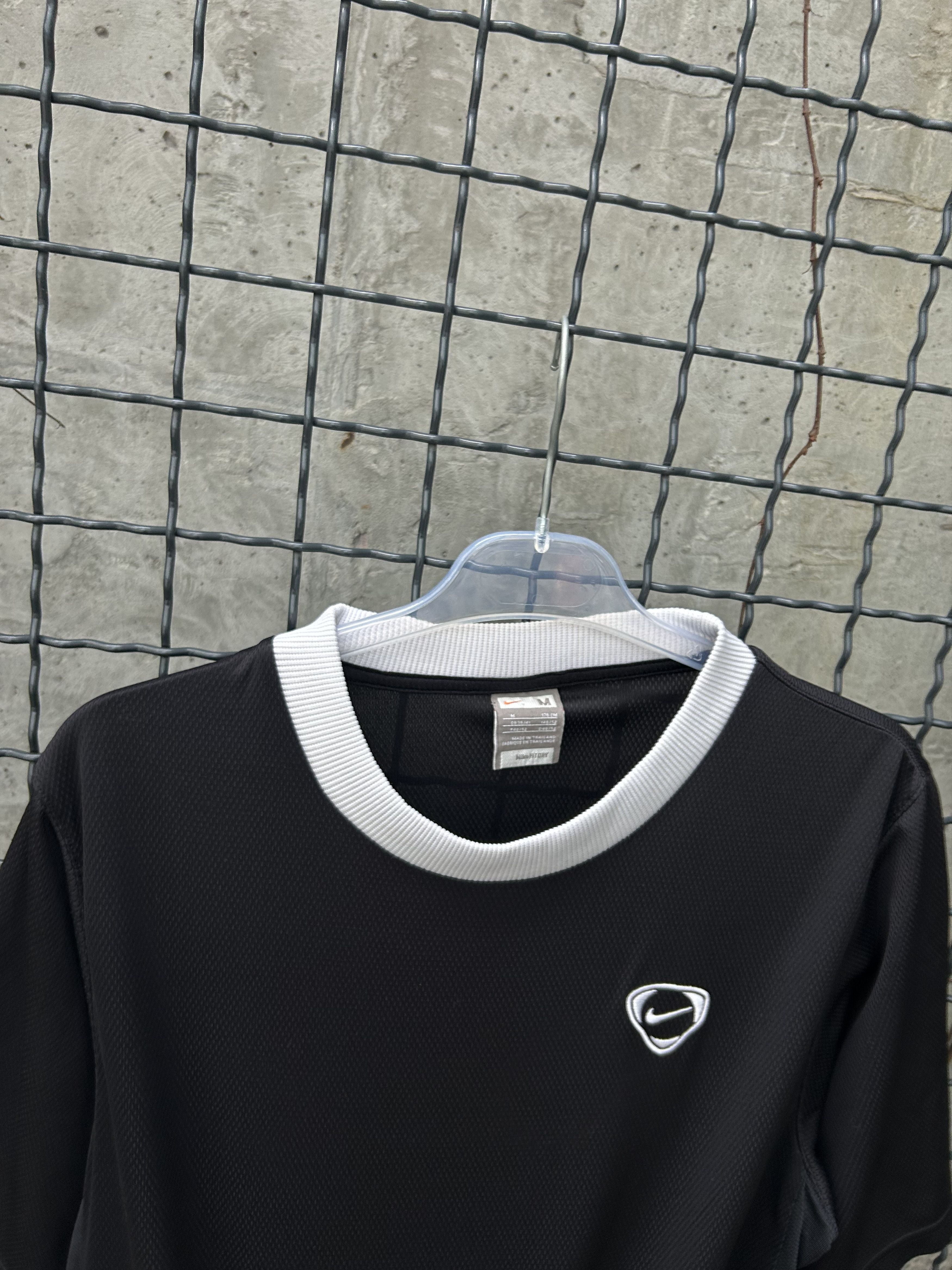 Nike Vintage 90s Nike Fit Embroidered Logo Swoosh T-Shirt Size US M / EU 48-50 / 2 - 3 Thumbnail