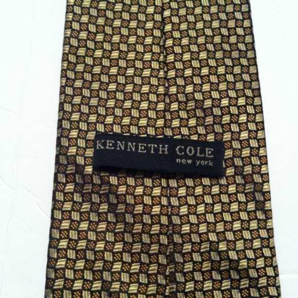 Kenneth Cole KENNETH COLE MEN'S NEW 100%SILK TIE WIDTH: 3 7/8" Size ONE SIZE - 4 Thumbnail