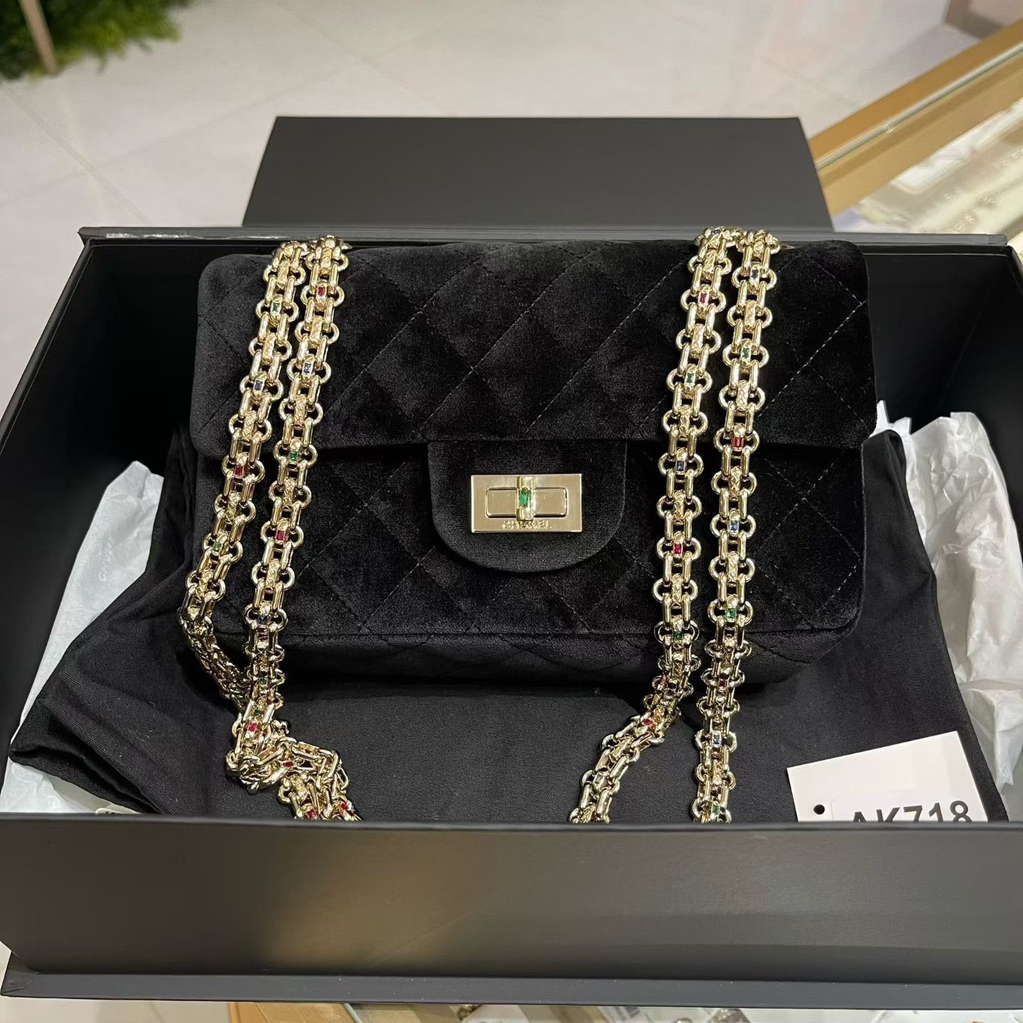 Chanel Pre-loved Bag Very good condition Size ONE SIZE - 1 Thumbnail